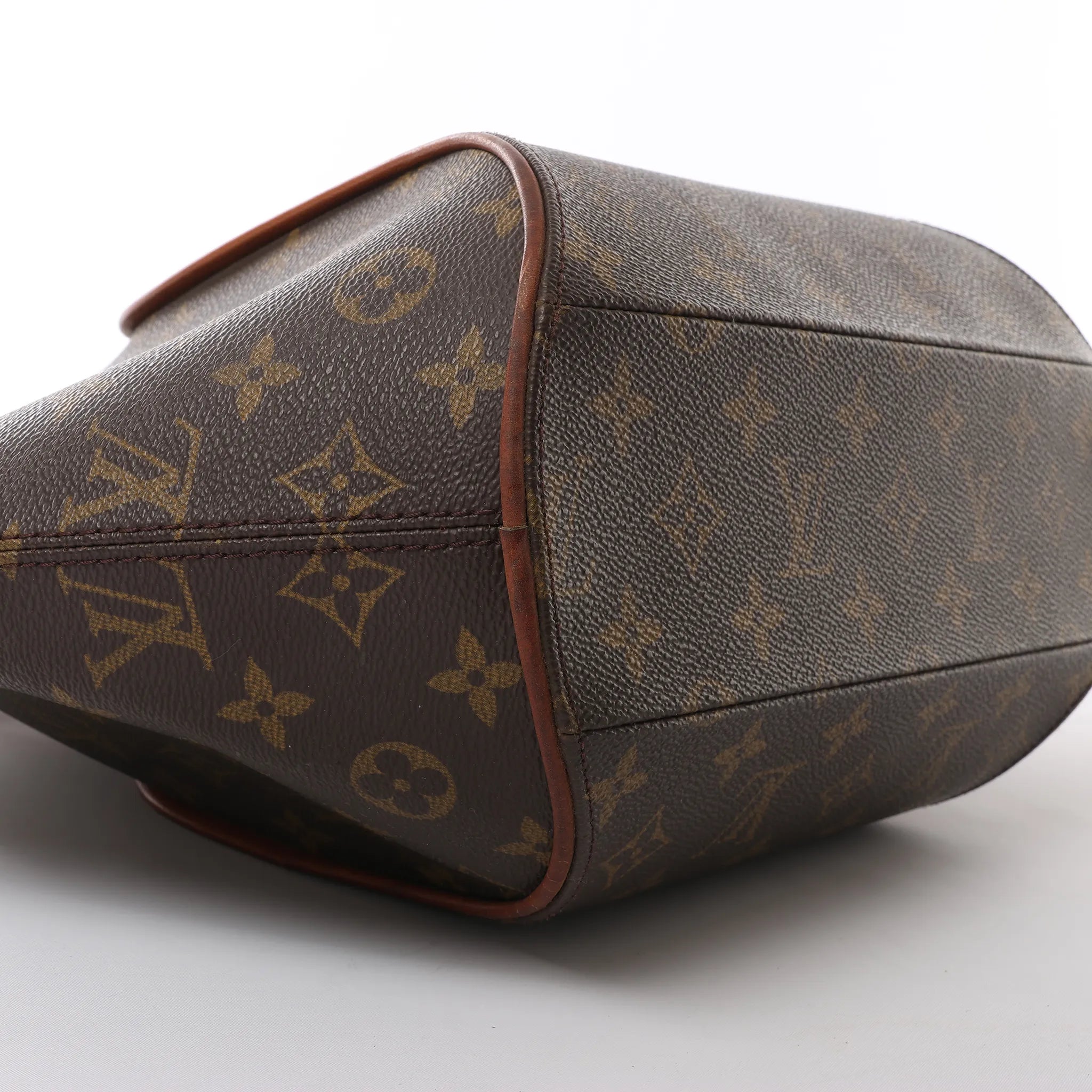 Louis Vuitton Ellipse MM Monogram Canvas Handbag in Brown M51126