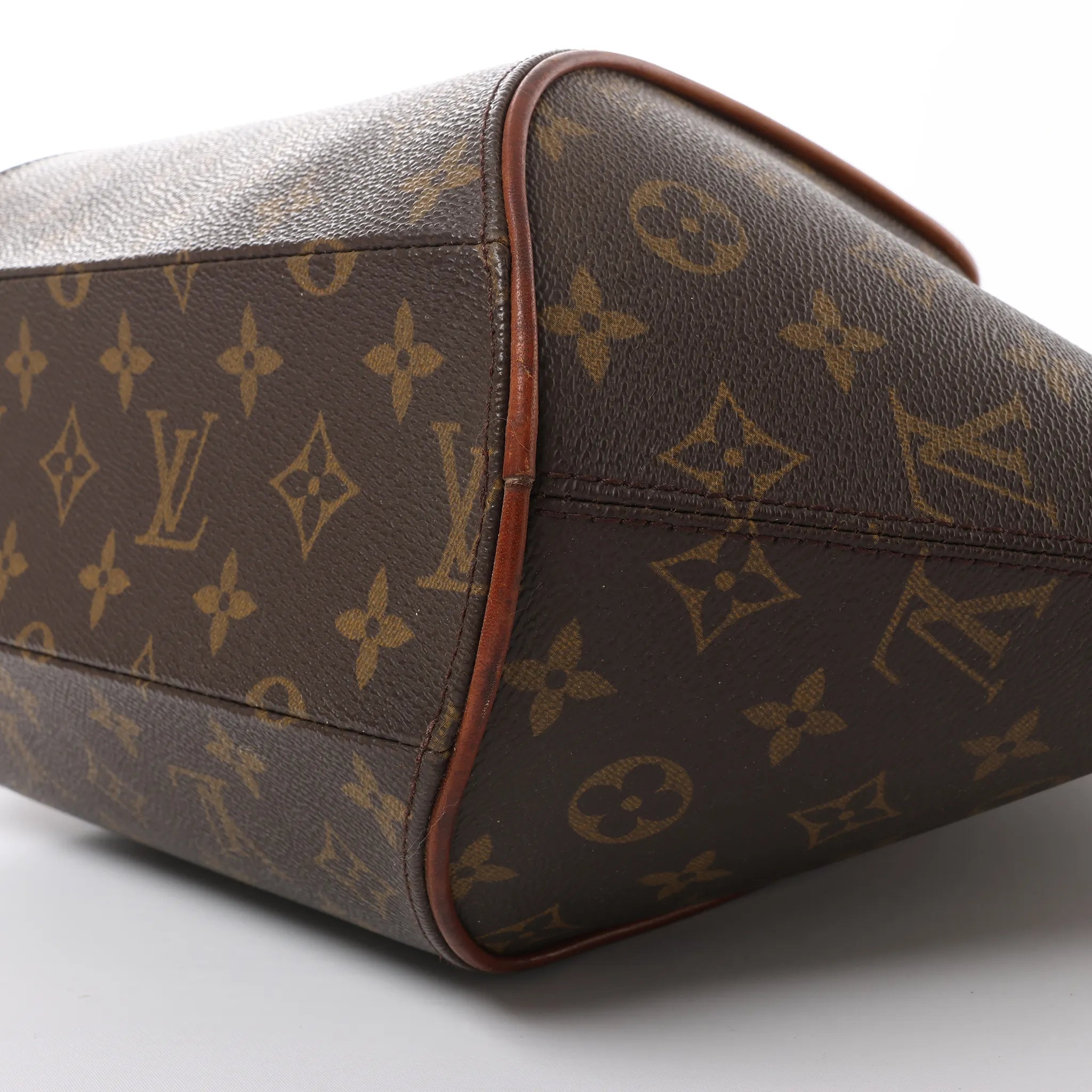 Louis Vuitton Ellipse MM Monogram Canvas Handbag in Brown M51126