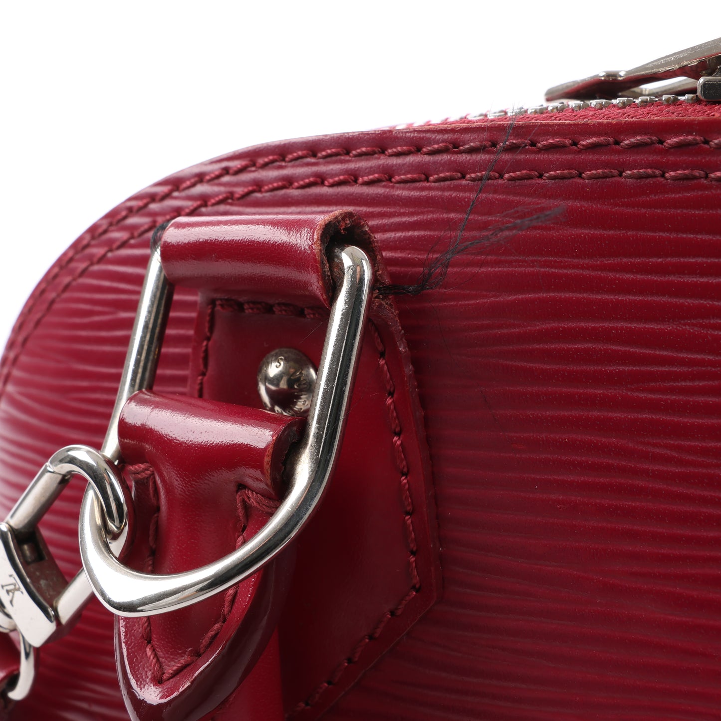 Sac à main Louis Vuitton Alma BB en cuir épi framboise M40851