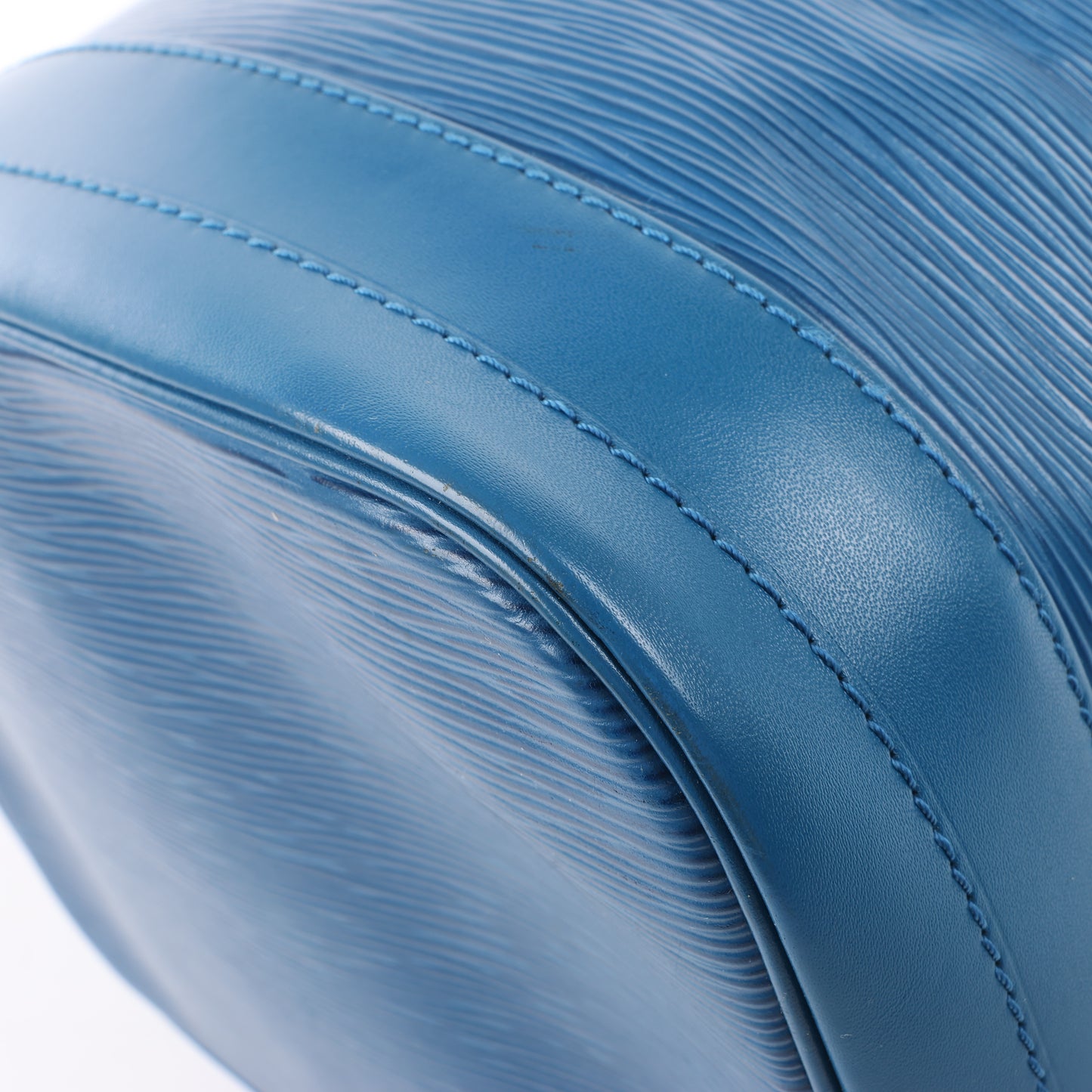 Sac bandoulière Louis Vuitton Noé en cuir épi bleu M44005