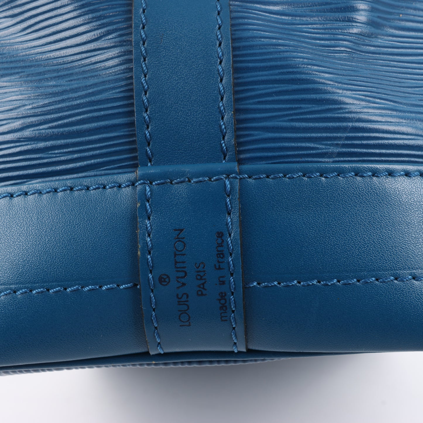 Sac bandoulière Louis Vuitton Noé en cuir épi bleu M44005