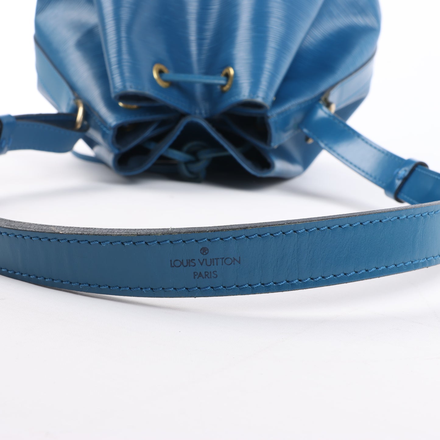 Sac bandoulière Louis Vuitton Noé en cuir épi bleu M44005