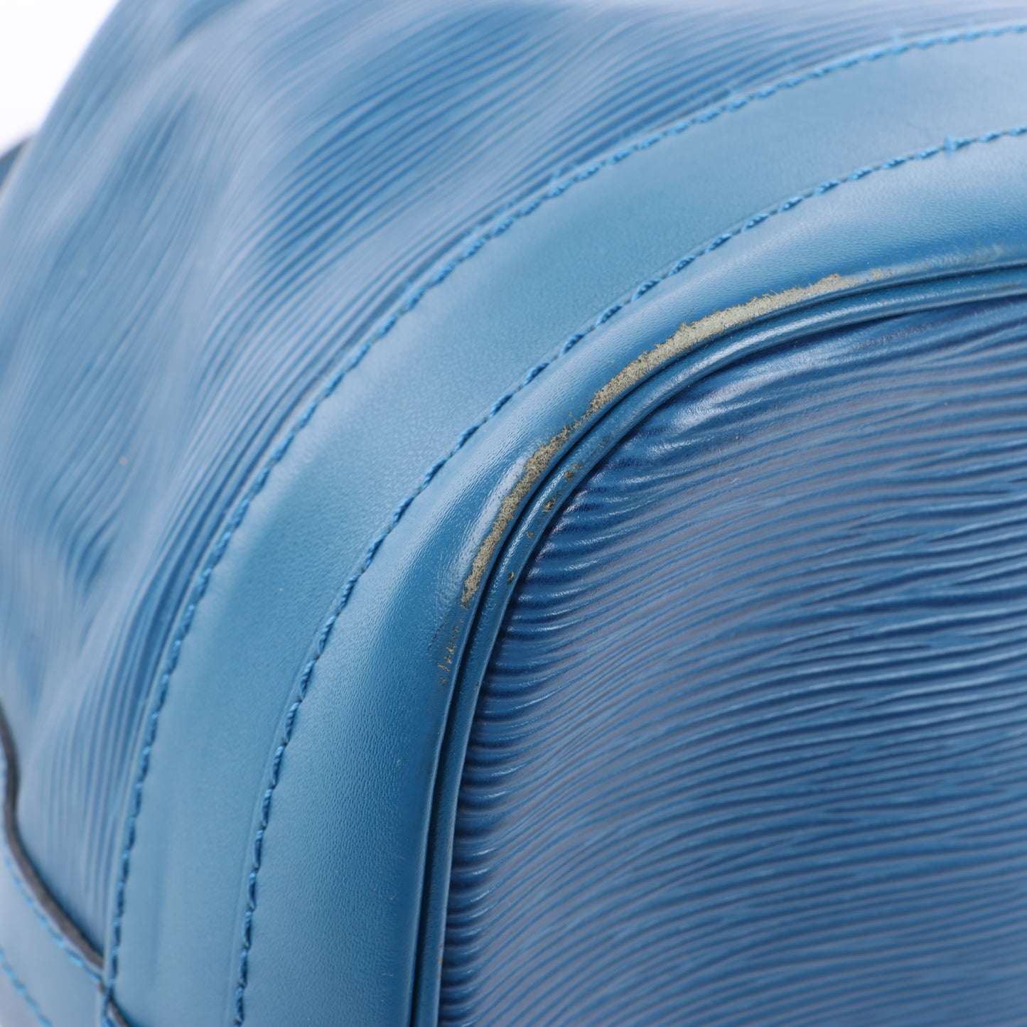 Sac bandoulière Louis Vuitton Noé en cuir épi bleu M44005