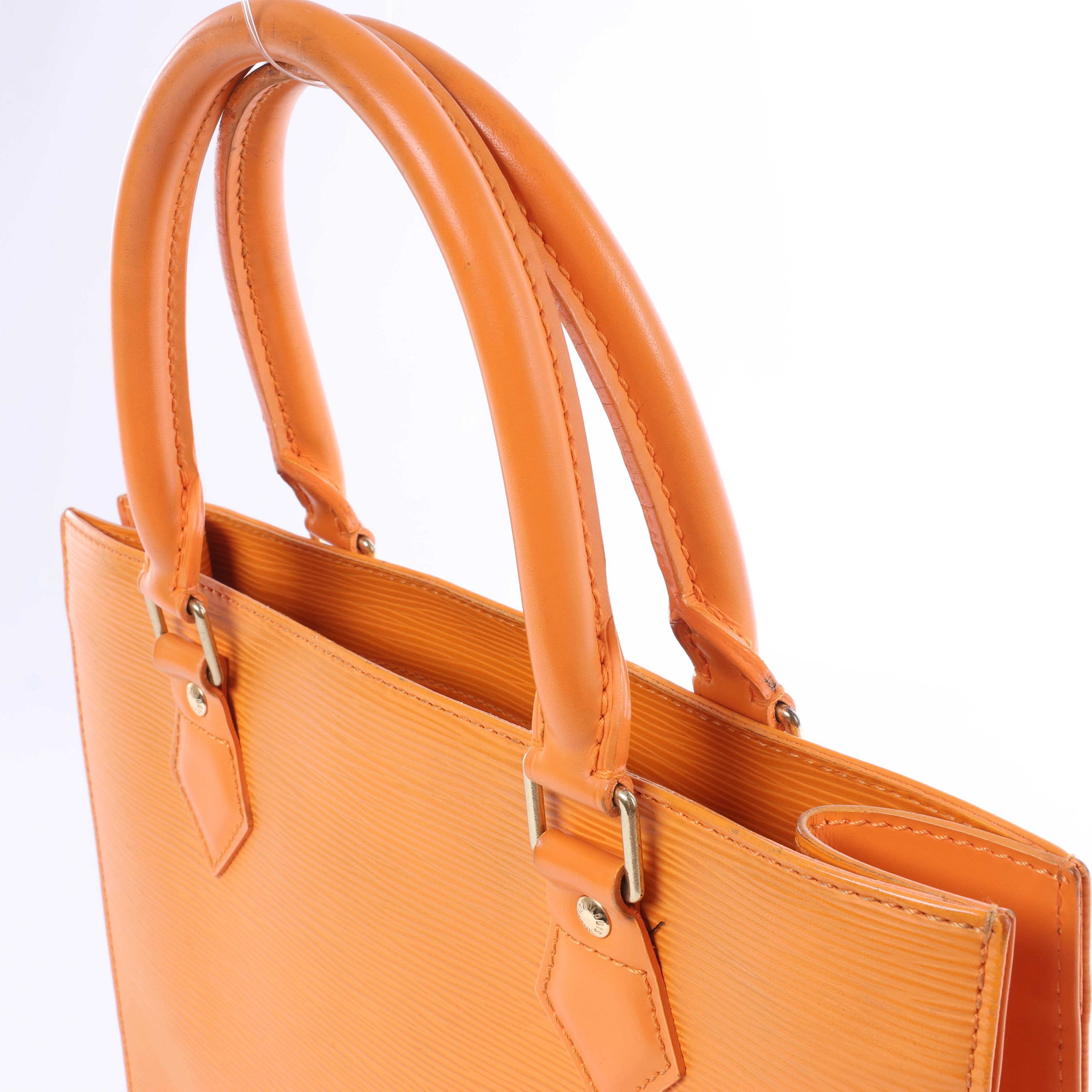 Louis Vuitton Sac Plat PM Epi Leather Handbag in Orange M5274H