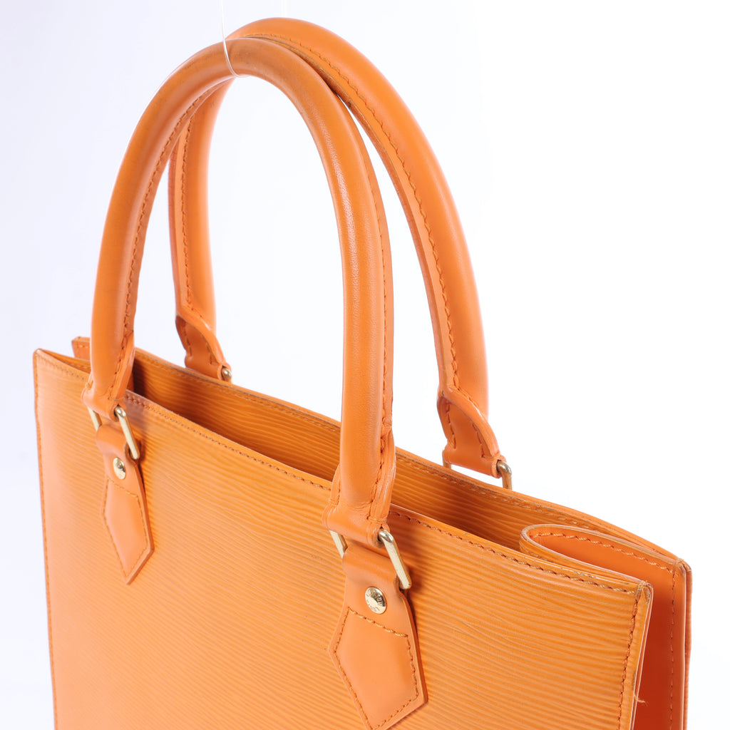 Louis Vuitton Sac Plat PM Epi Leather Handbag in Orange M5274H