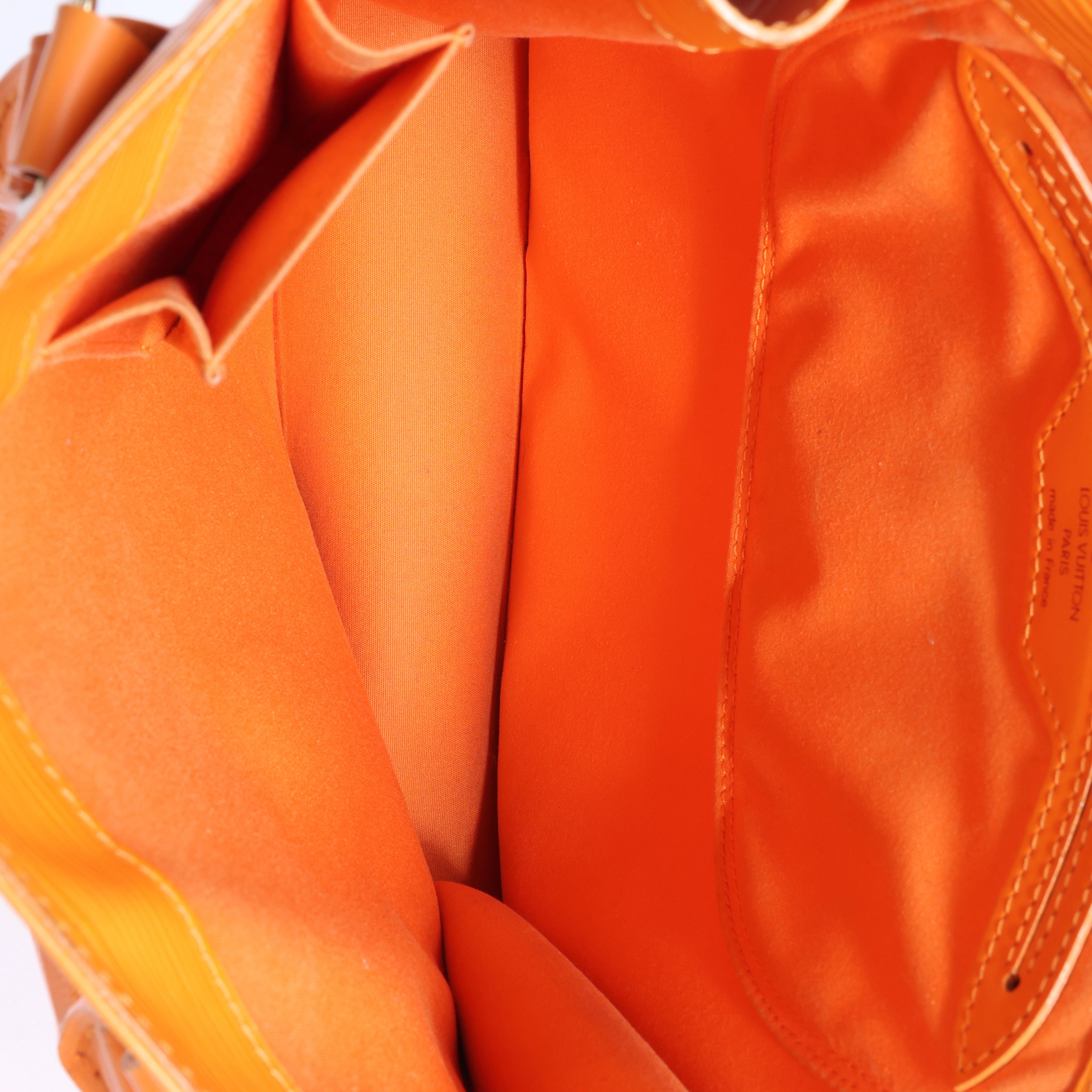 Louis Vuitton Sac Plat PM Epi Leather Handbag in Orange M5274H