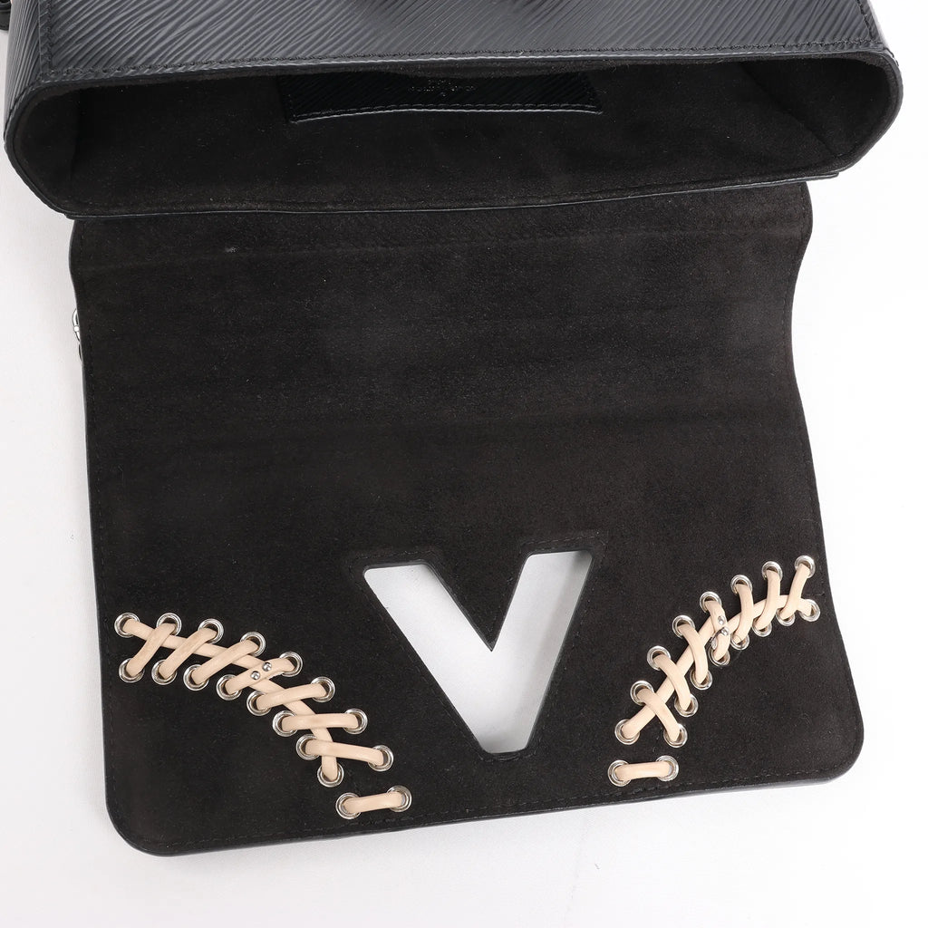 Louis Vuitton Epi Leather Twist MM Shoulder Bag in Black M42449