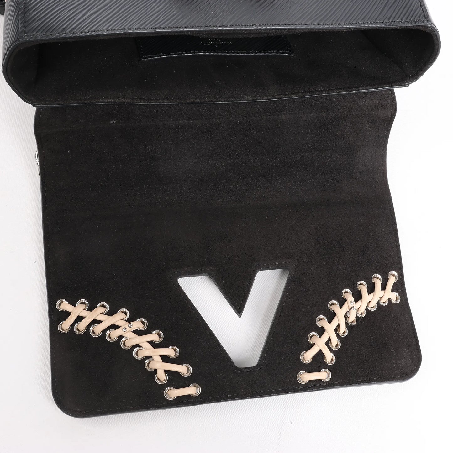 Louis Vuitton Epi Leather Twist MM Shoulder Bag in Black M42449