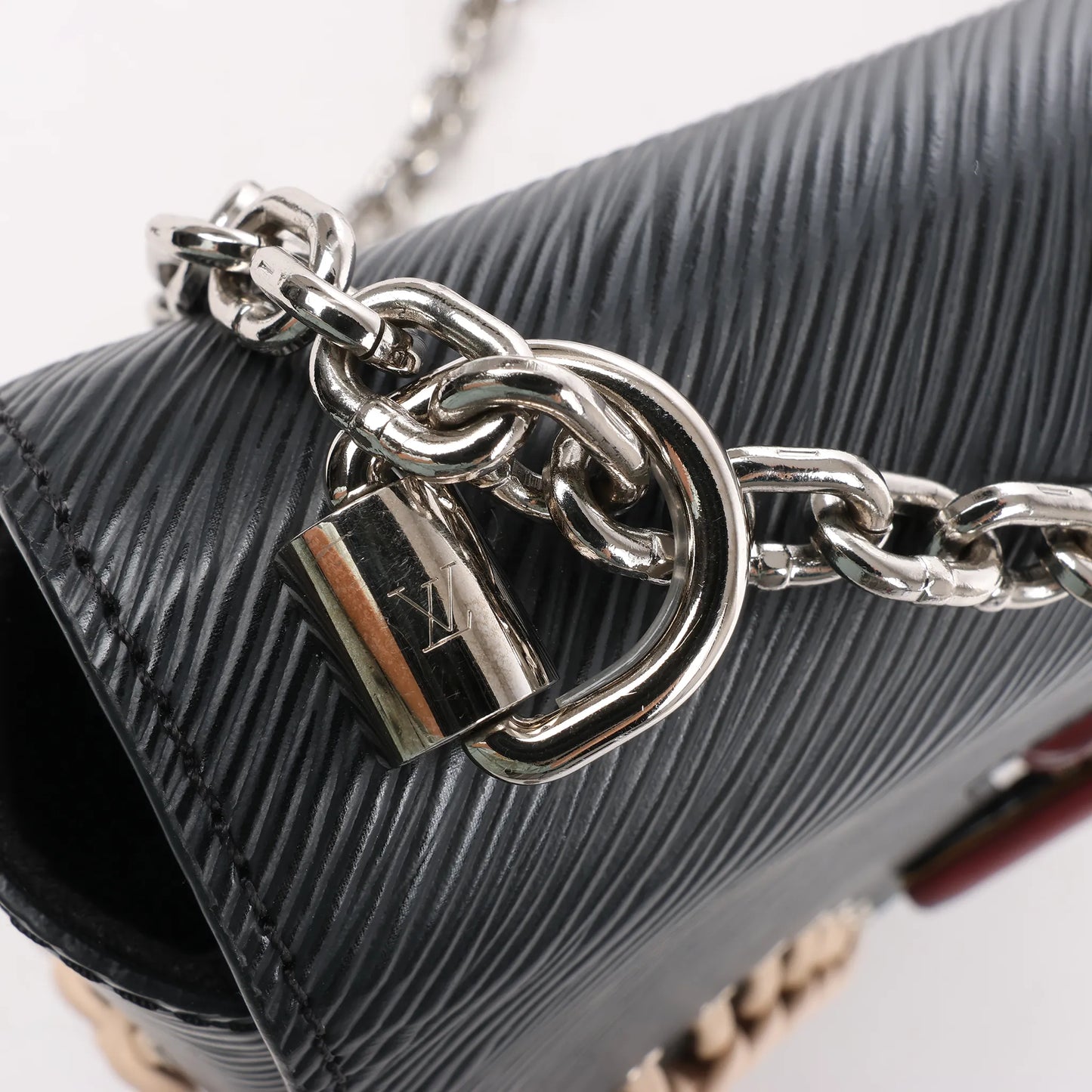 Louis Vuitton Epi Leather Twist MM Shoulder Bag in Black M42449