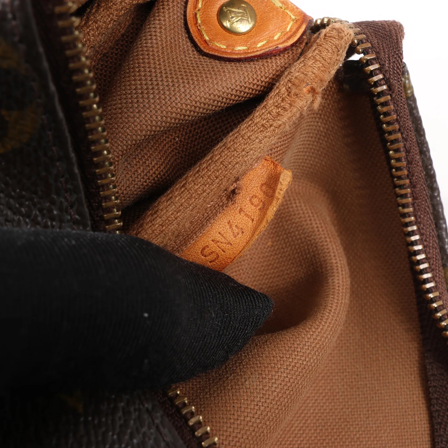 Louis Vuitton Monogram Eva Crossbody bag in Brown M95567