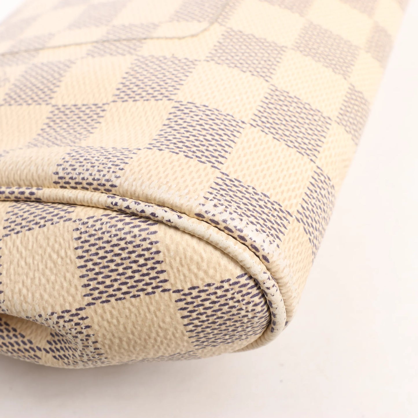 Louis Vuitton Favorite MM Damier Azur Shoulder Bag in Beige N41275