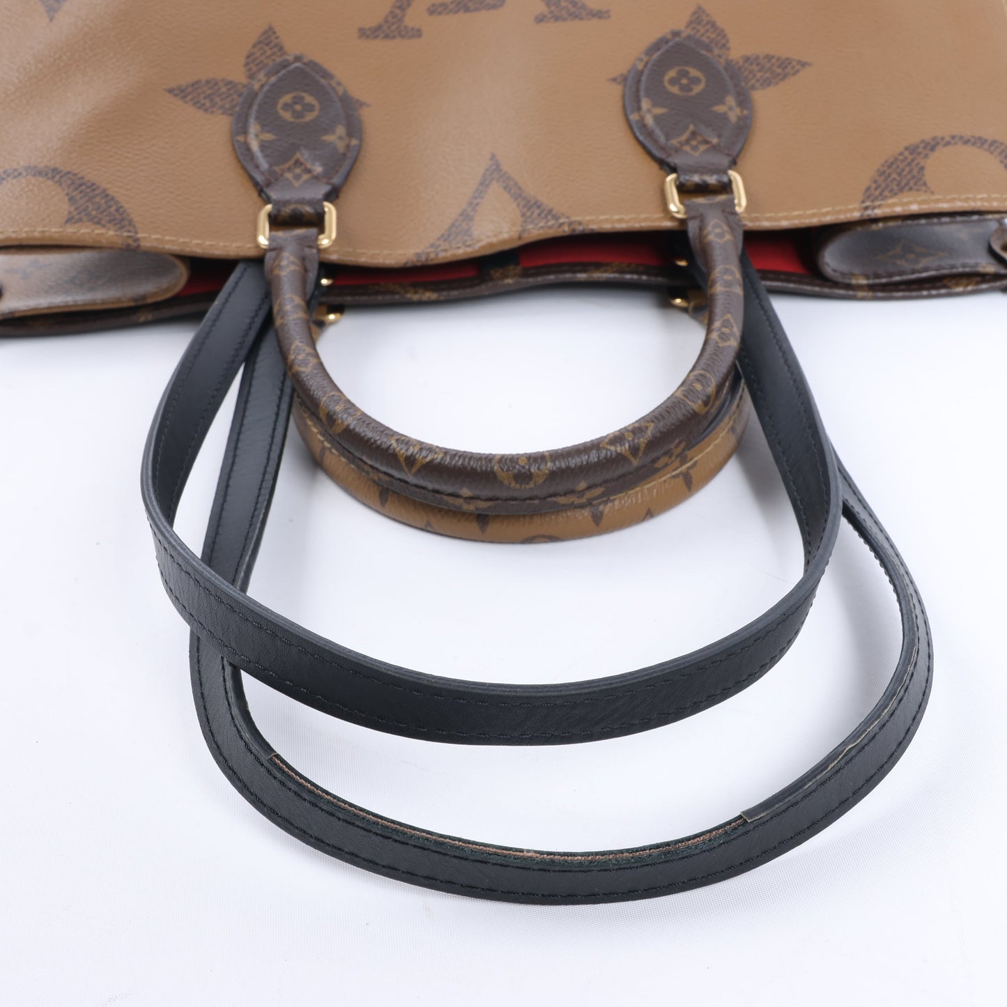 Louis Vuitton Giant Monogram Reverse On the Go MM en marron M45321