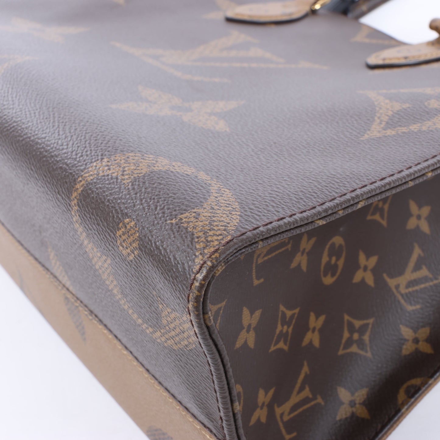 Louis Vuitton Giant Monogram Reverse On the Go MM en marron M45321