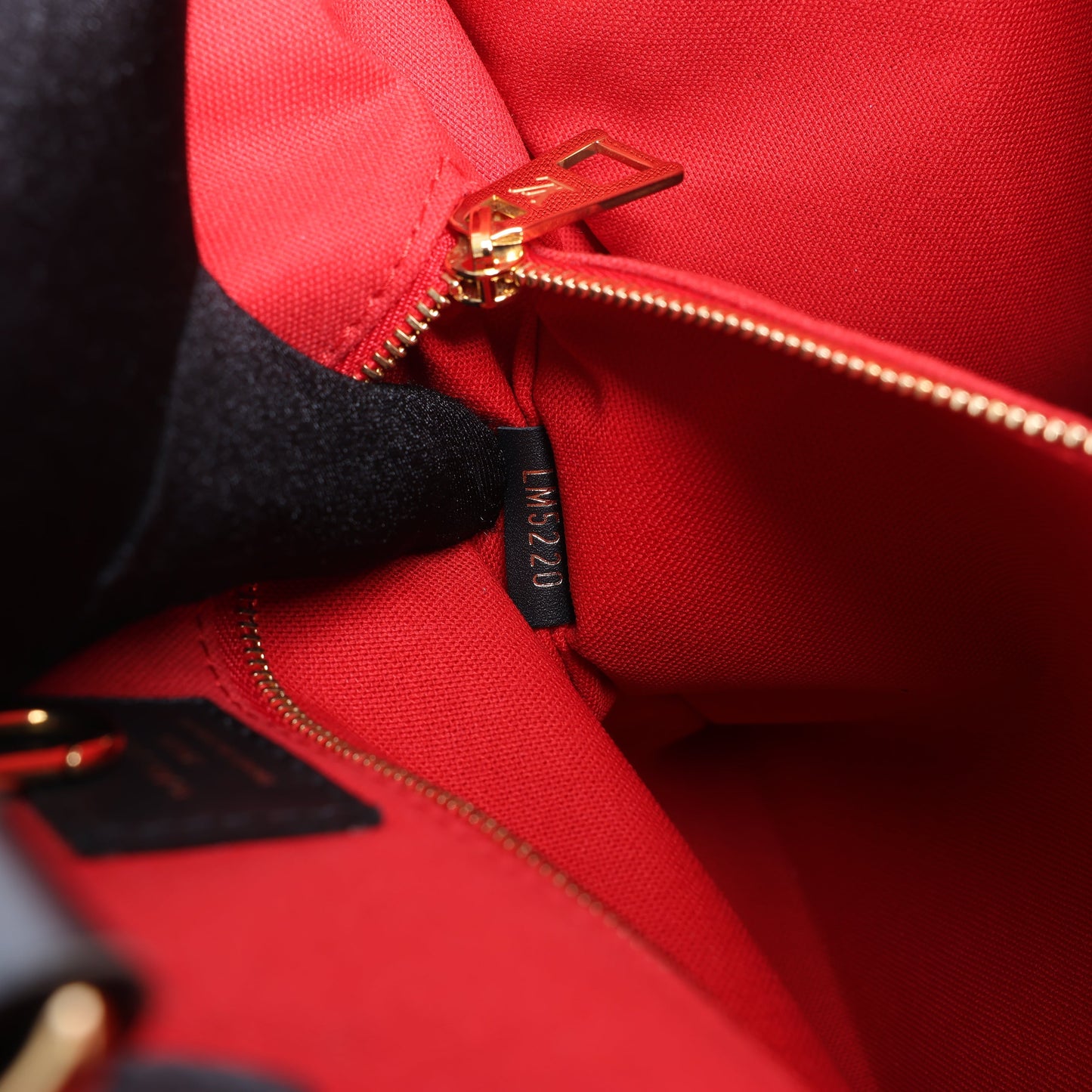 Louis Vuitton Giant Monogram Reverse On the Go MM en marron M45321