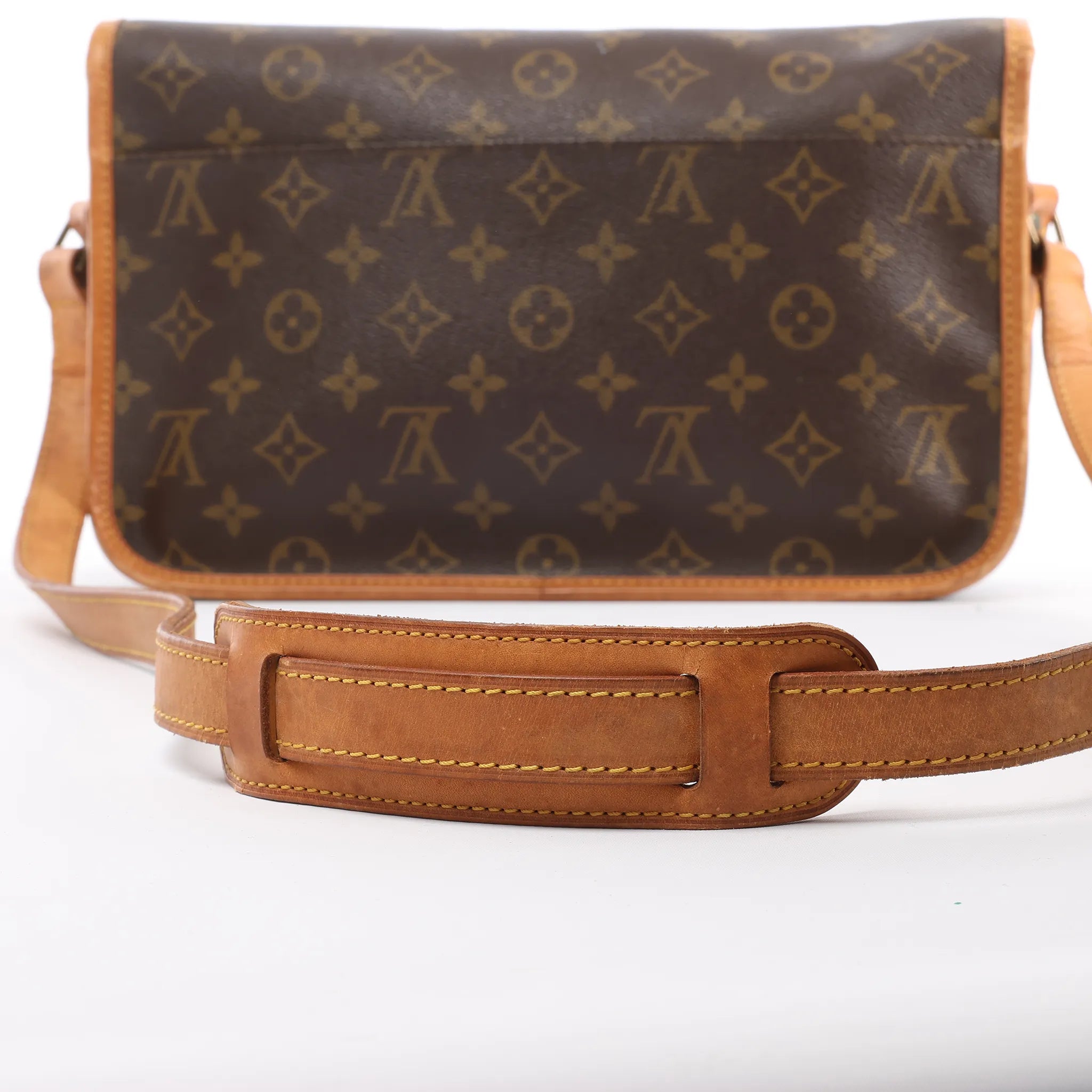 Louis Vuitton Gibecière MM Monogram Canvas Crossbody Bag in Brown M42247
