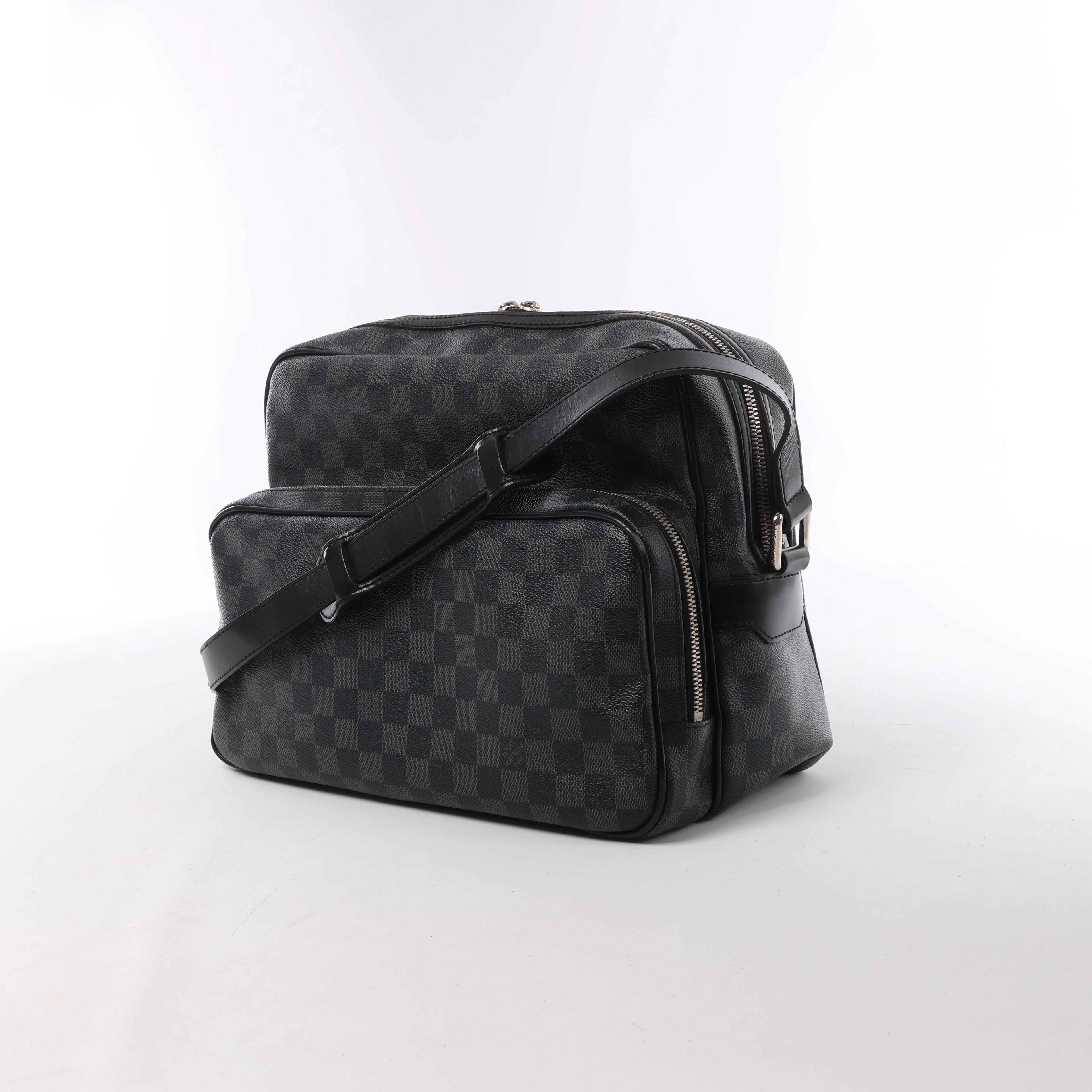 Louis Vuitton Sac Leoh Damier Graphite Messenger Crossbody Bag in Black N45252