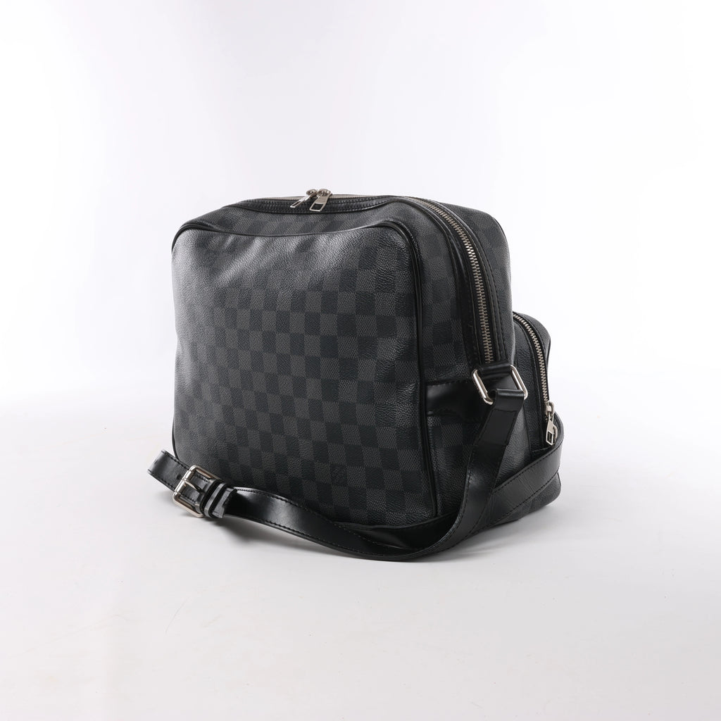 Louis Vuitton Sac Leoh Damier Graphite Messenger Crossbody Bag in Black N45252
