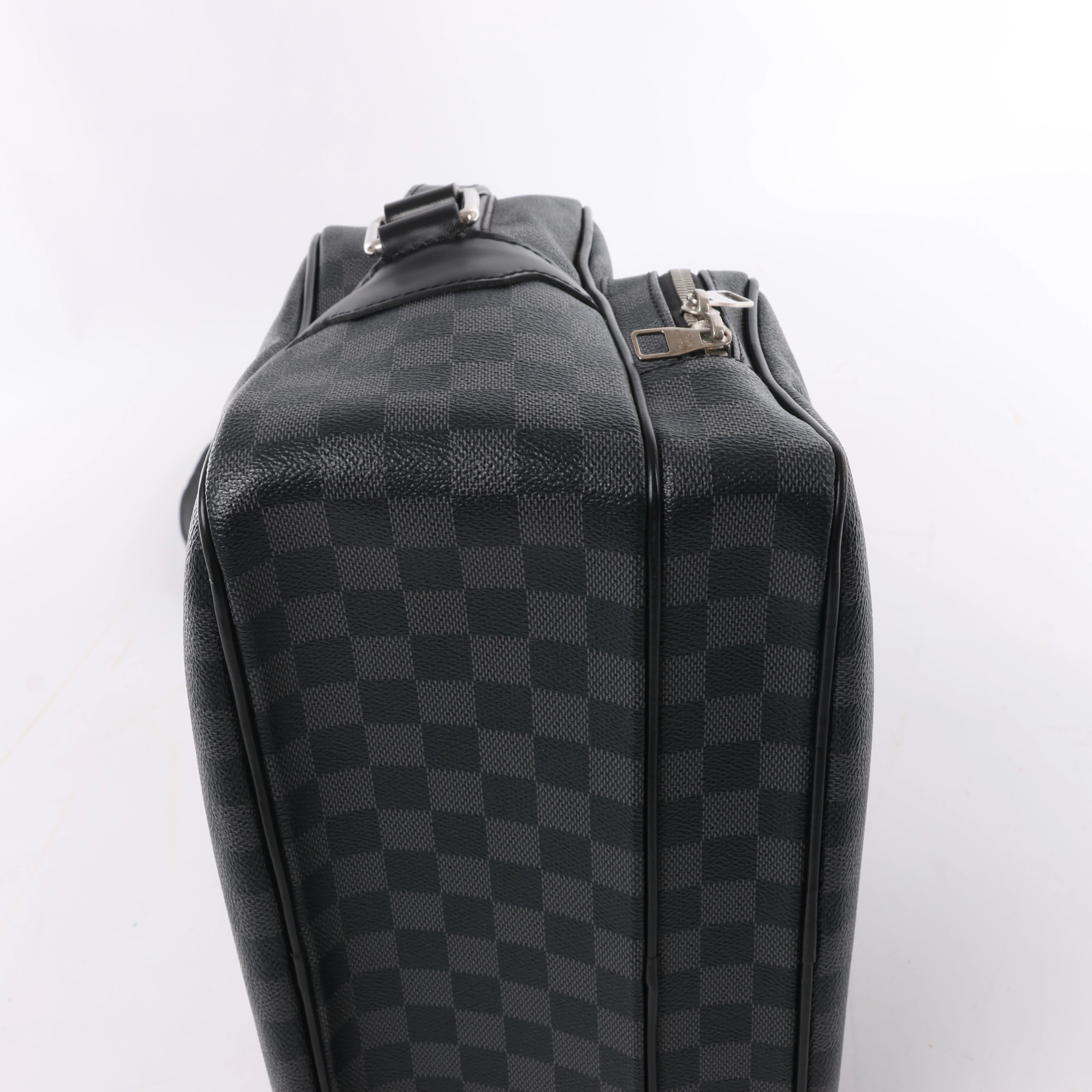Louis Vuitton Sac Leoh Damier Graphite Messenger Crossbody Bag in Black N45252