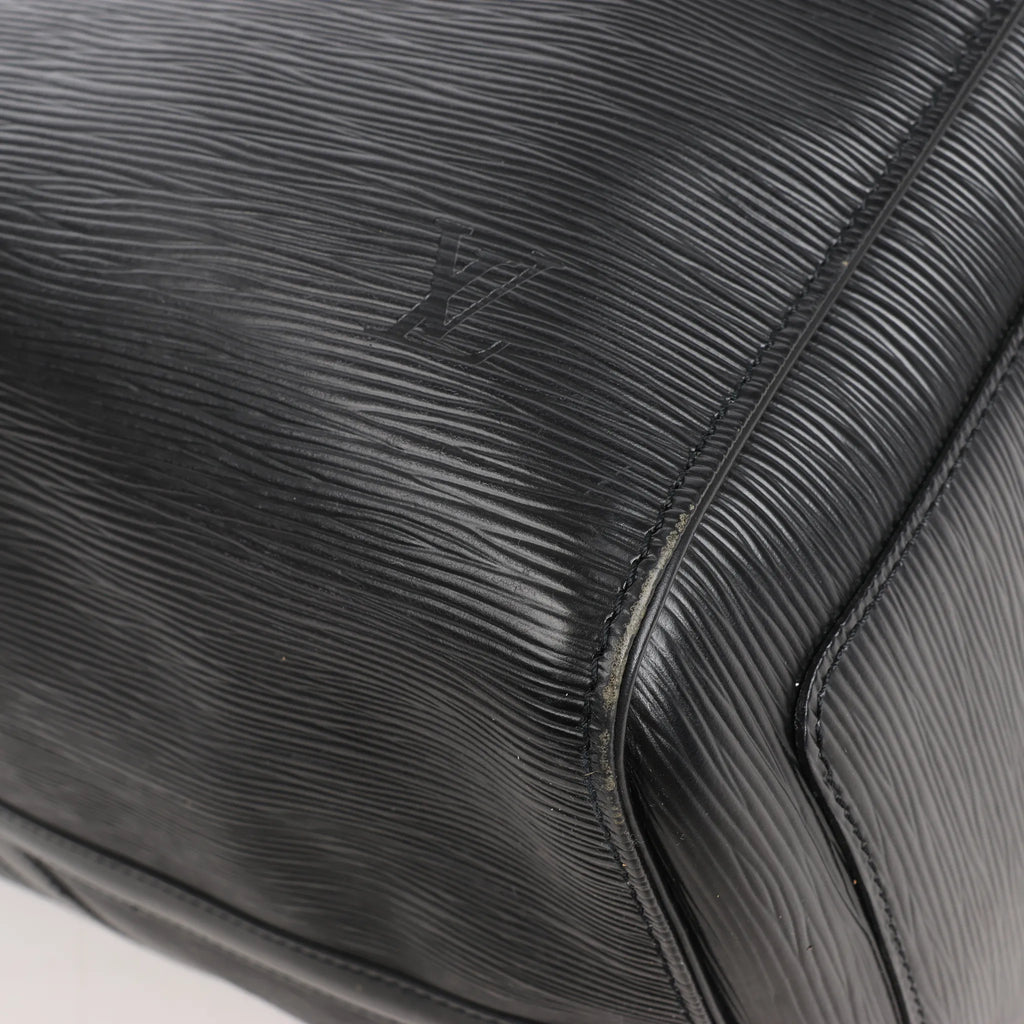 Louis Vuitton Keepall 50 Epi Leather Travel Bag in Black M42962