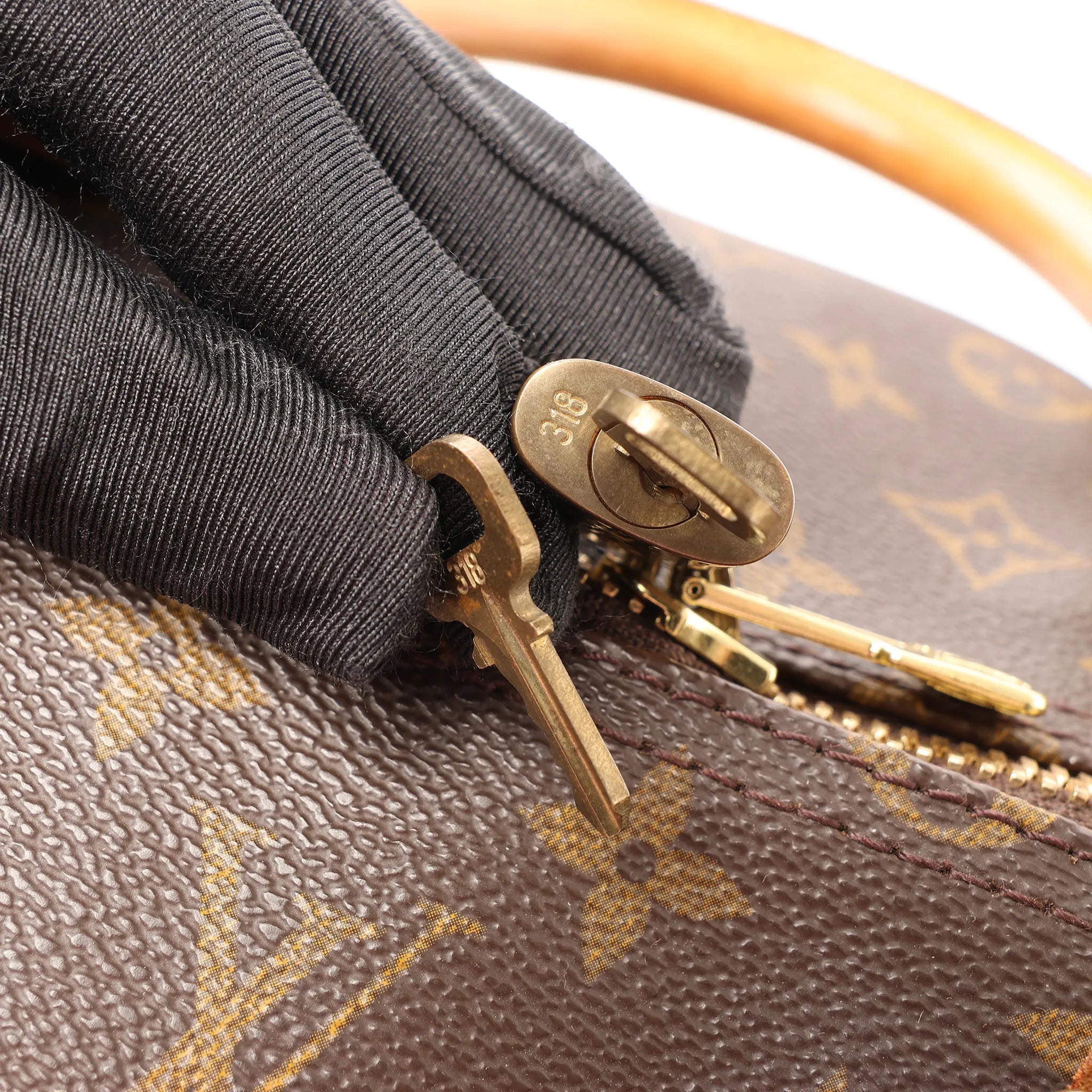 Louis Vuitton Keepall 55 Monogram Canvas Travel Bag in Brown M41424