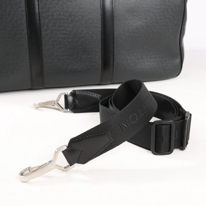 Louis Vuitton Taiga Leather Kendall PM Travel bag in Black M30122