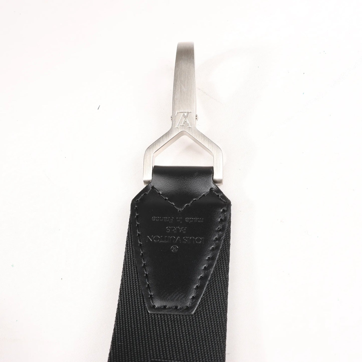 Louis Vuitton Taiga Leather Kendall PM Travel bag in Black M30122