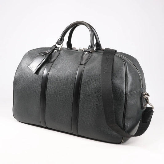 Louis Vuitton Taiga Leather Kendall PM Travel bag in Black M30122