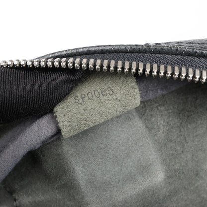 Louis Vuitton Taiga Leather Kendall PM Travel bag in Black M30122