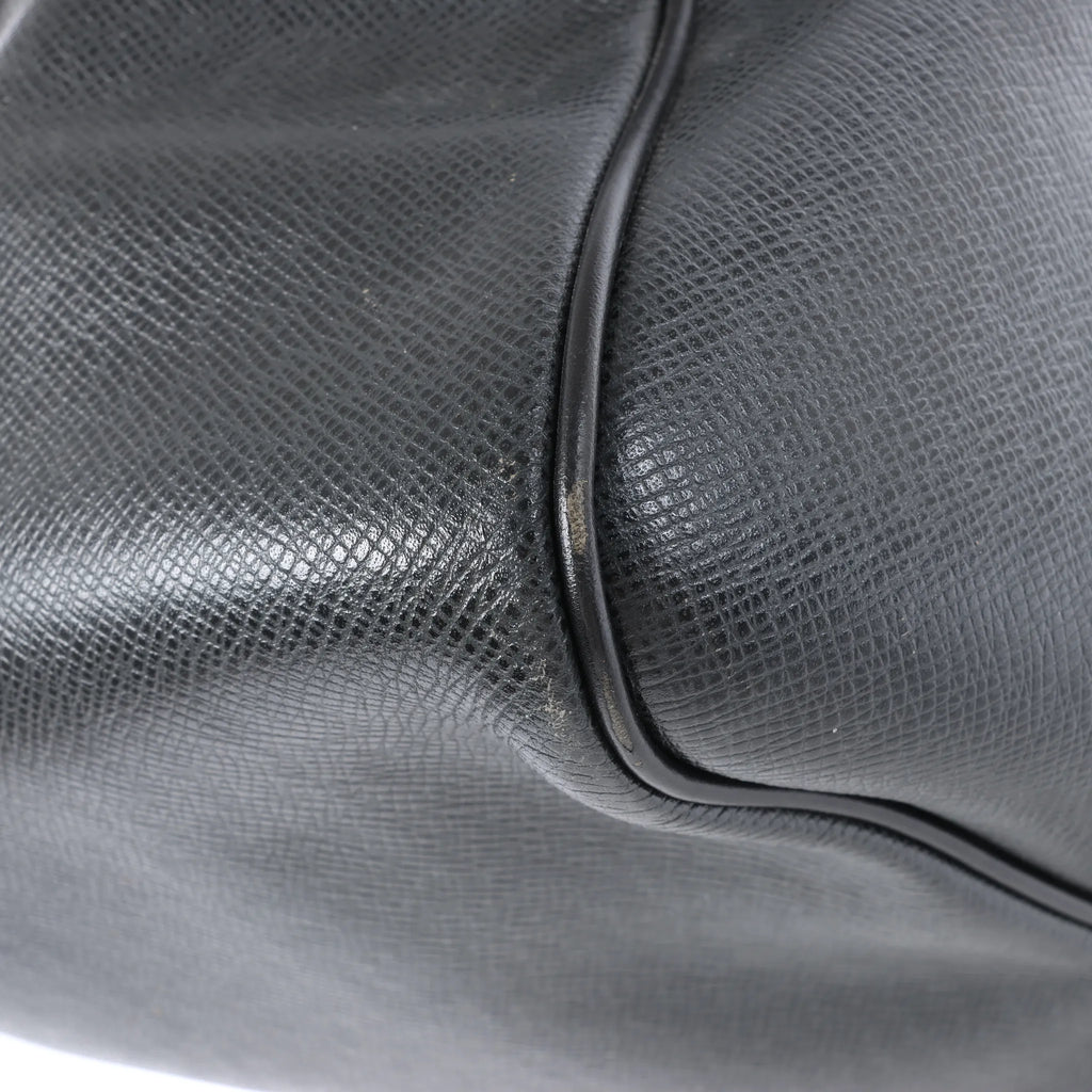 Louis Vuitton Kendall PM Taiga Leather Travel bag in Black M30122