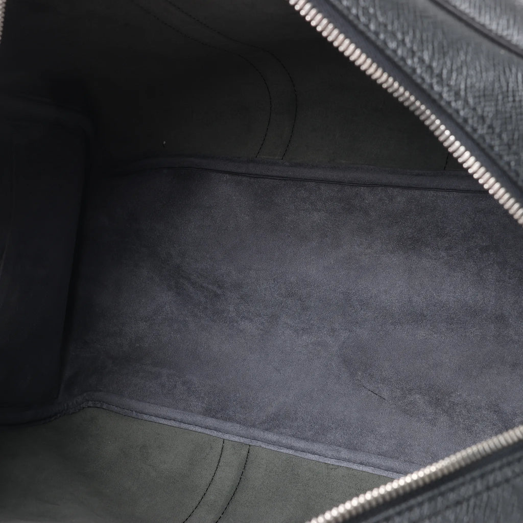 Louis Vuitton Kendall PM Taiga Leather Travel bag in Black M30122