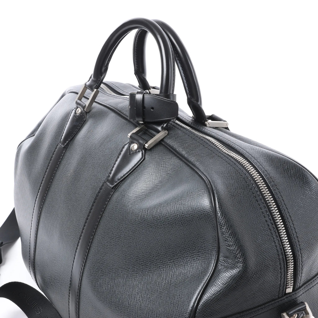 Louis Vuitton Kendall PM Taiga Leather Travel bag in Black M30122