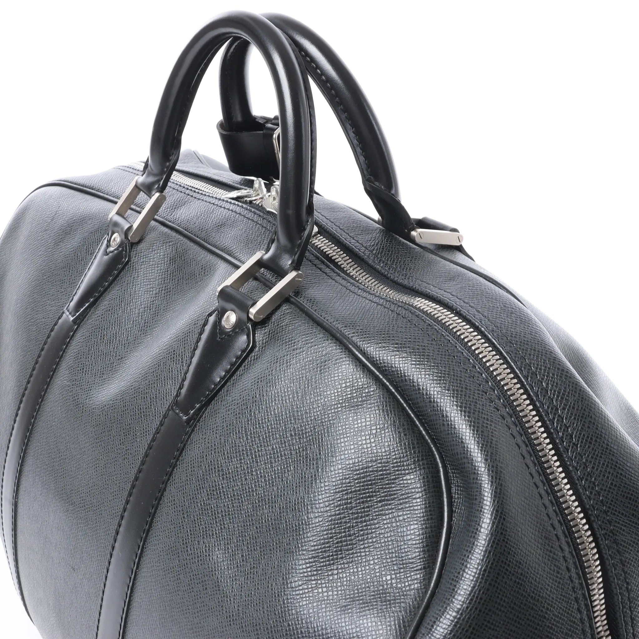 Louis Vuitton Kendall PM Taiga Leather Travel bag in Black M30122
