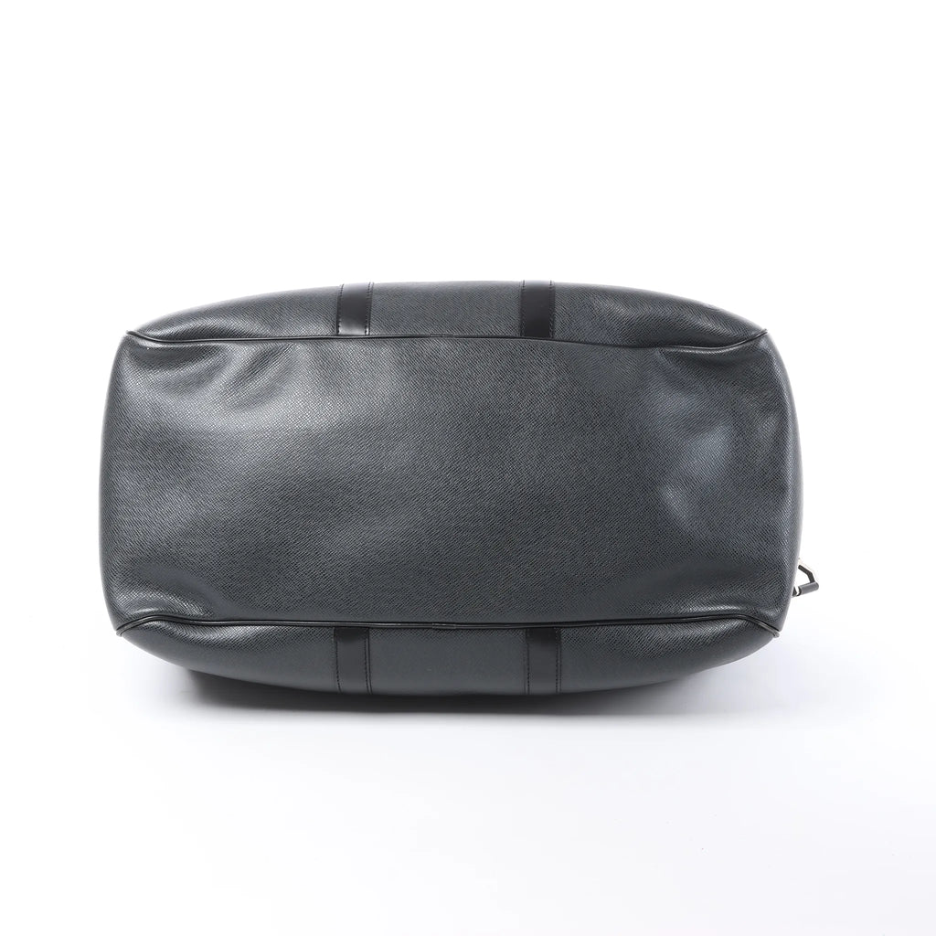 Louis Vuitton Kendall PM Taiga Leather Travel bag in Black M30122