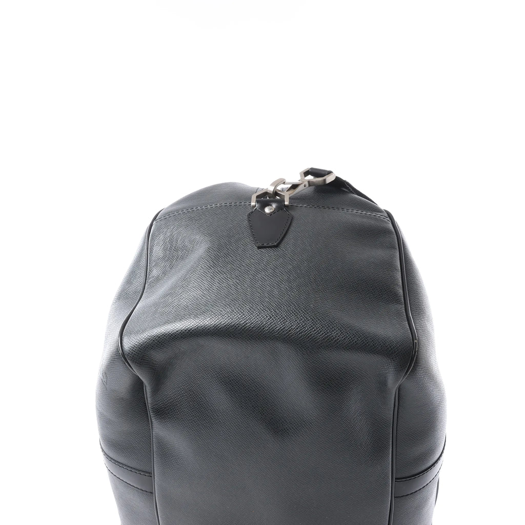 Louis Vuitton Kendall PM Taiga Leather Travel bag in Black M30122