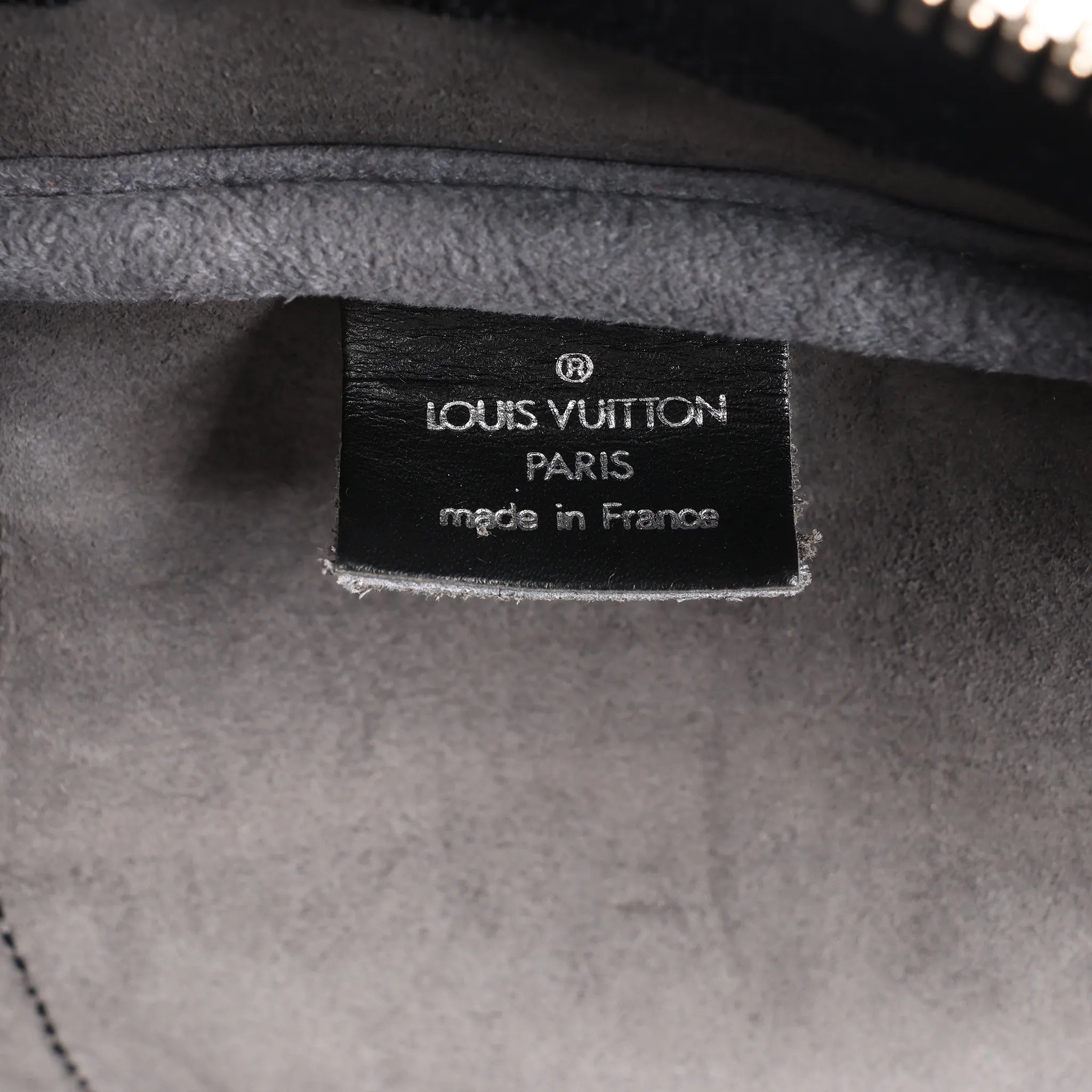 Louis Vuitton Kendall PM Taiga Leather Travel bag in Black M30122