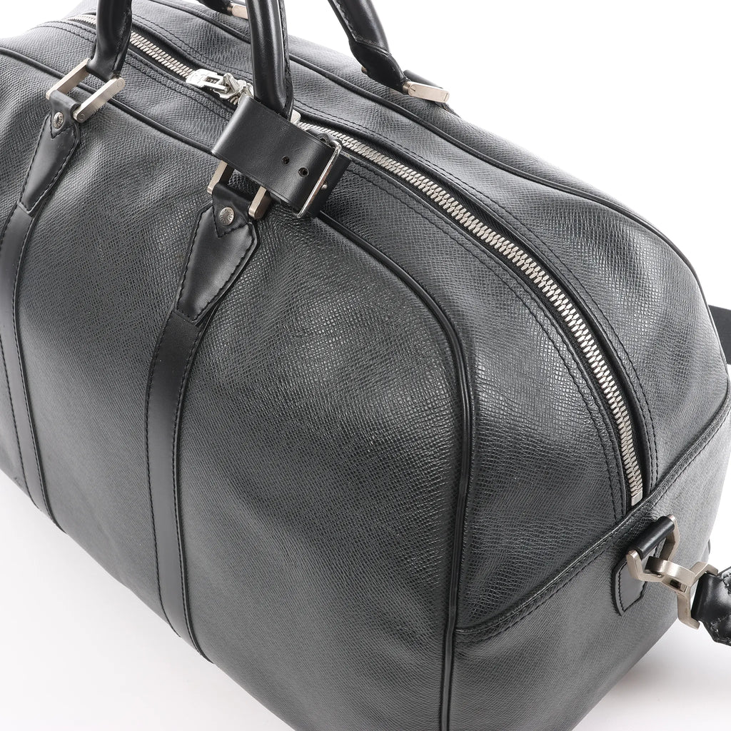 Louis Vuitton Kendall PM Taiga Leather Travel bag in Black M30122
