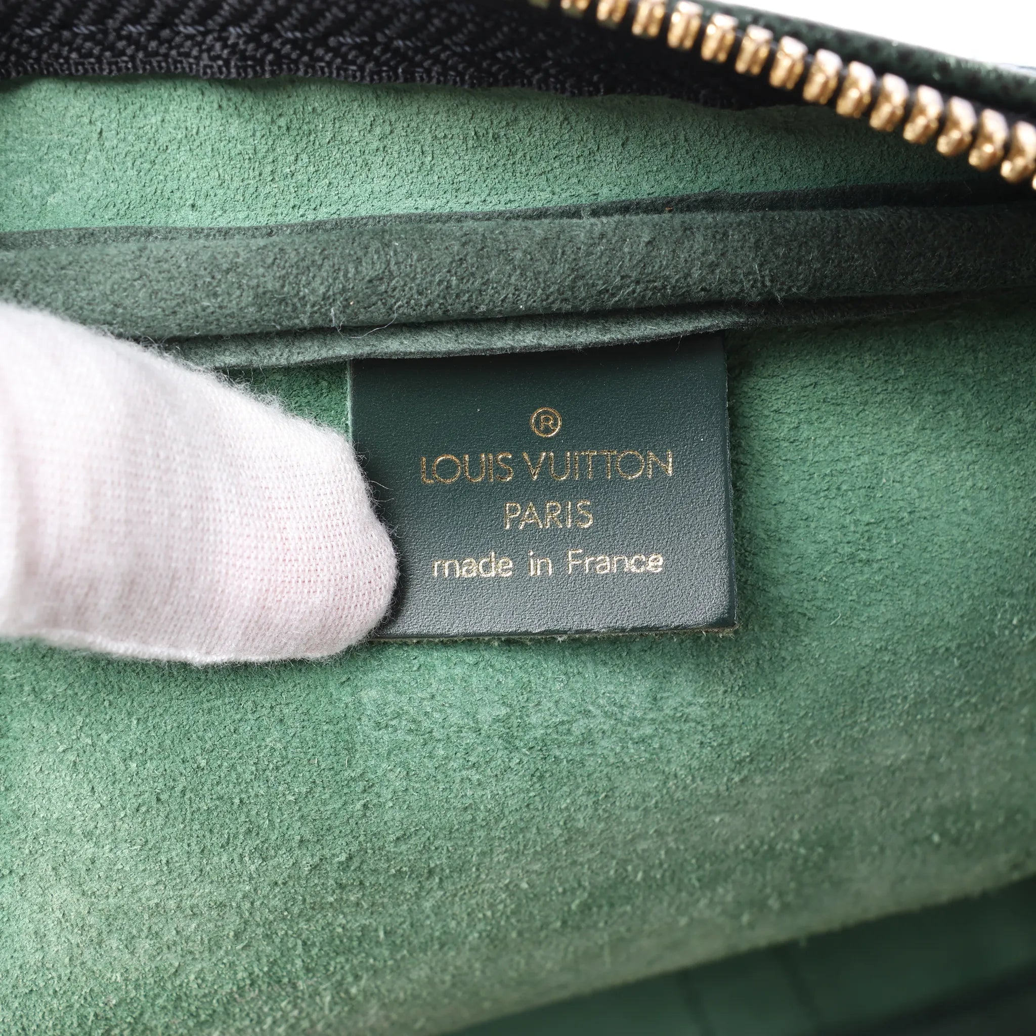 Louis Vuitton Kendall PM Taiga Leather Travel bag in Green M30124