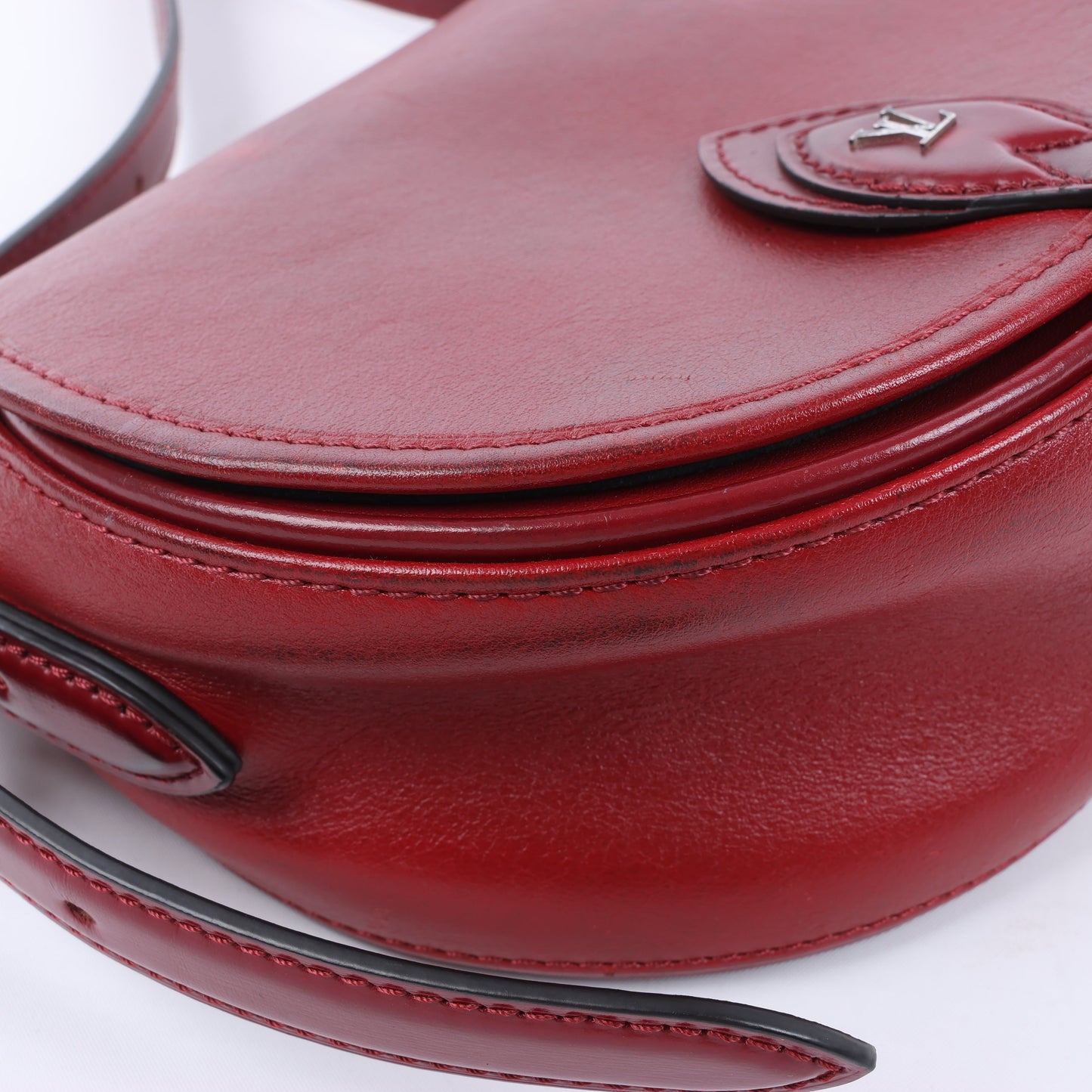 Louis Vuitton LV logo x Leather Tanblan Crossbody Bag in Red M55506