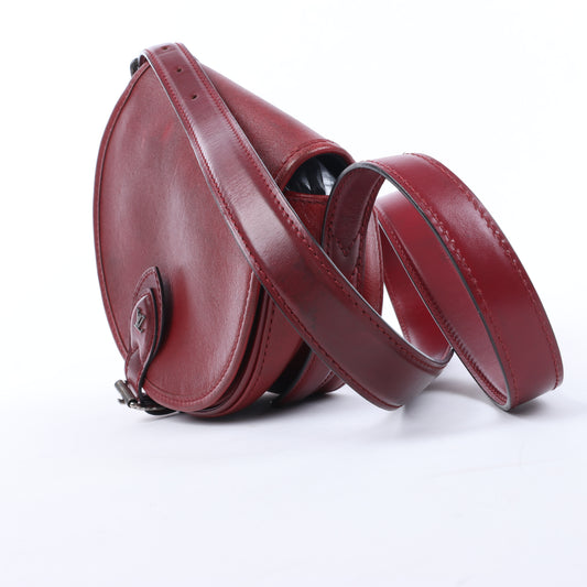 Louis Vuitton LV logo x Leather Tanblan Crossbody Bag in Red M55506