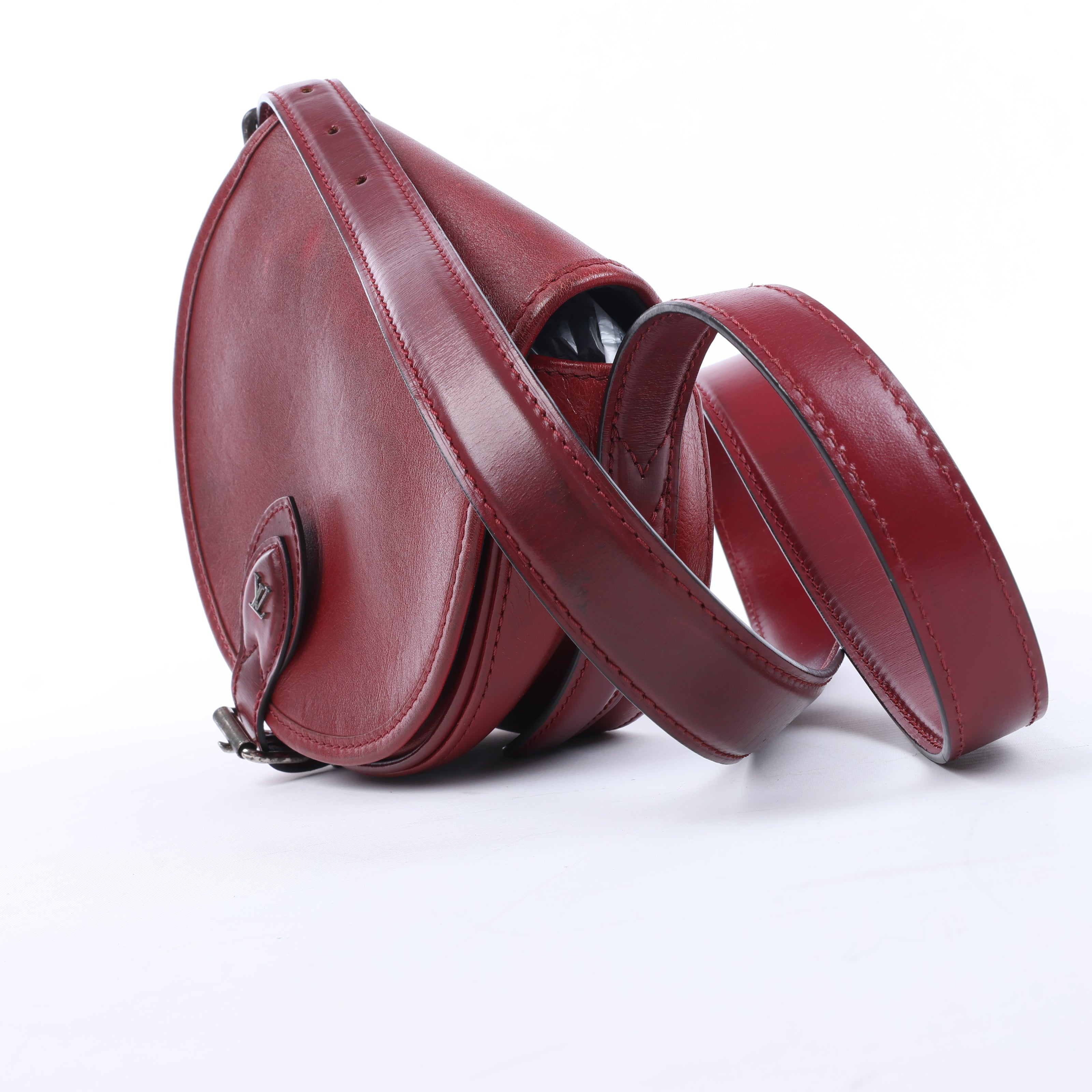 Louis Vuitton LV logo x Leather Tanblan Crossbody Bag in Red M55506