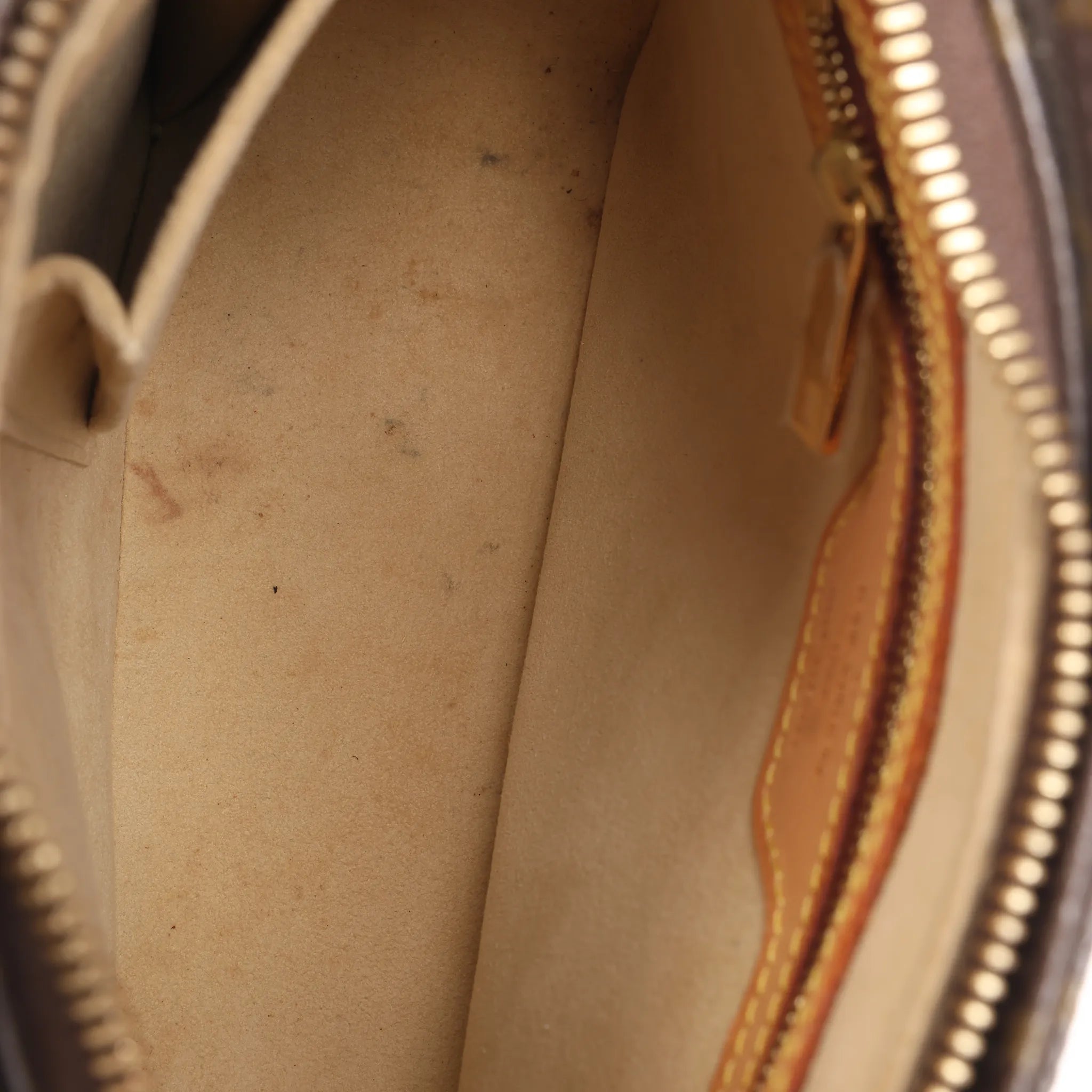 Louis Vuitton Looping MM Monogram Canvas Shoulder Bag in Brown M51146