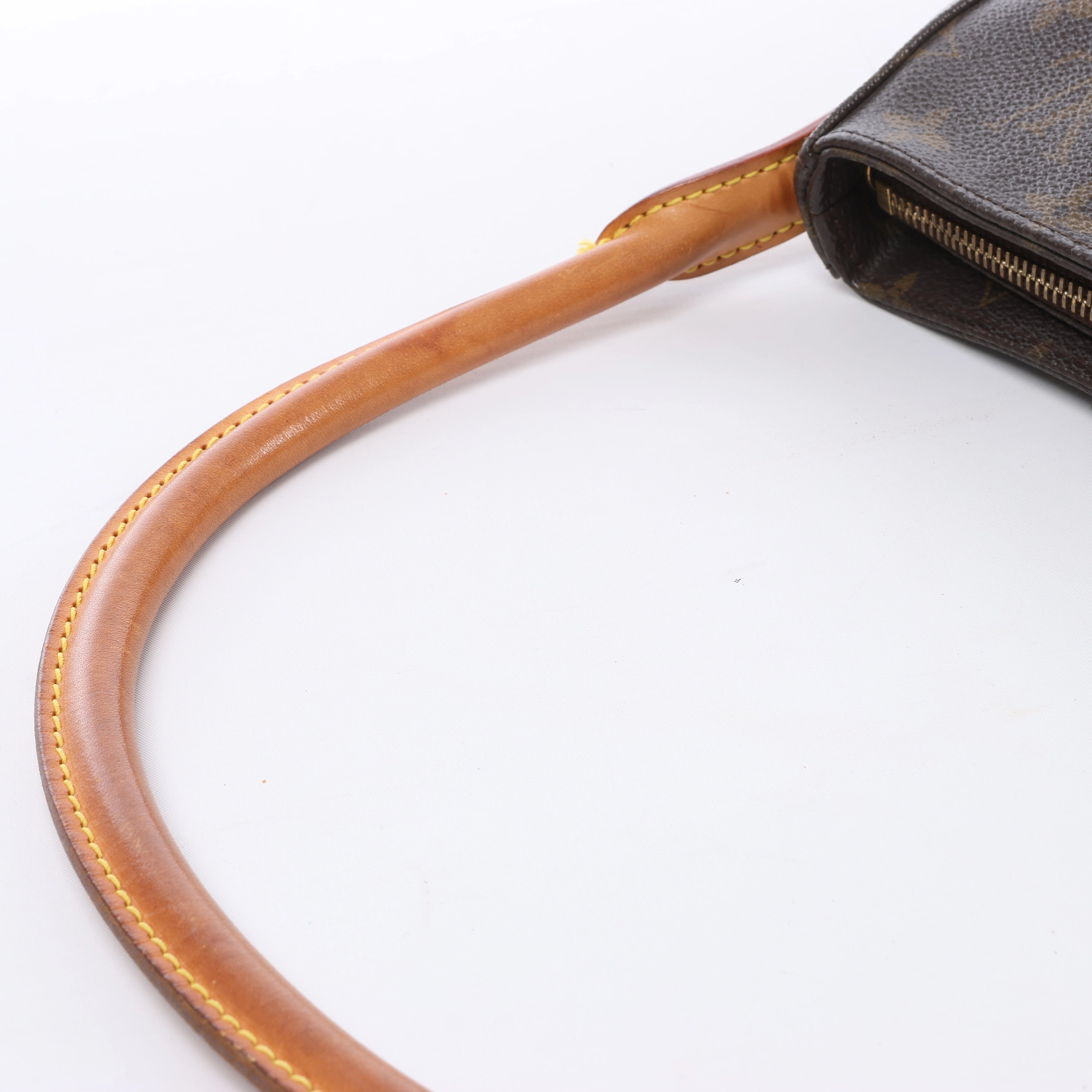 Bolso de hombro Louis Vuitton Looping MM Monogram de lona en marrón M51146