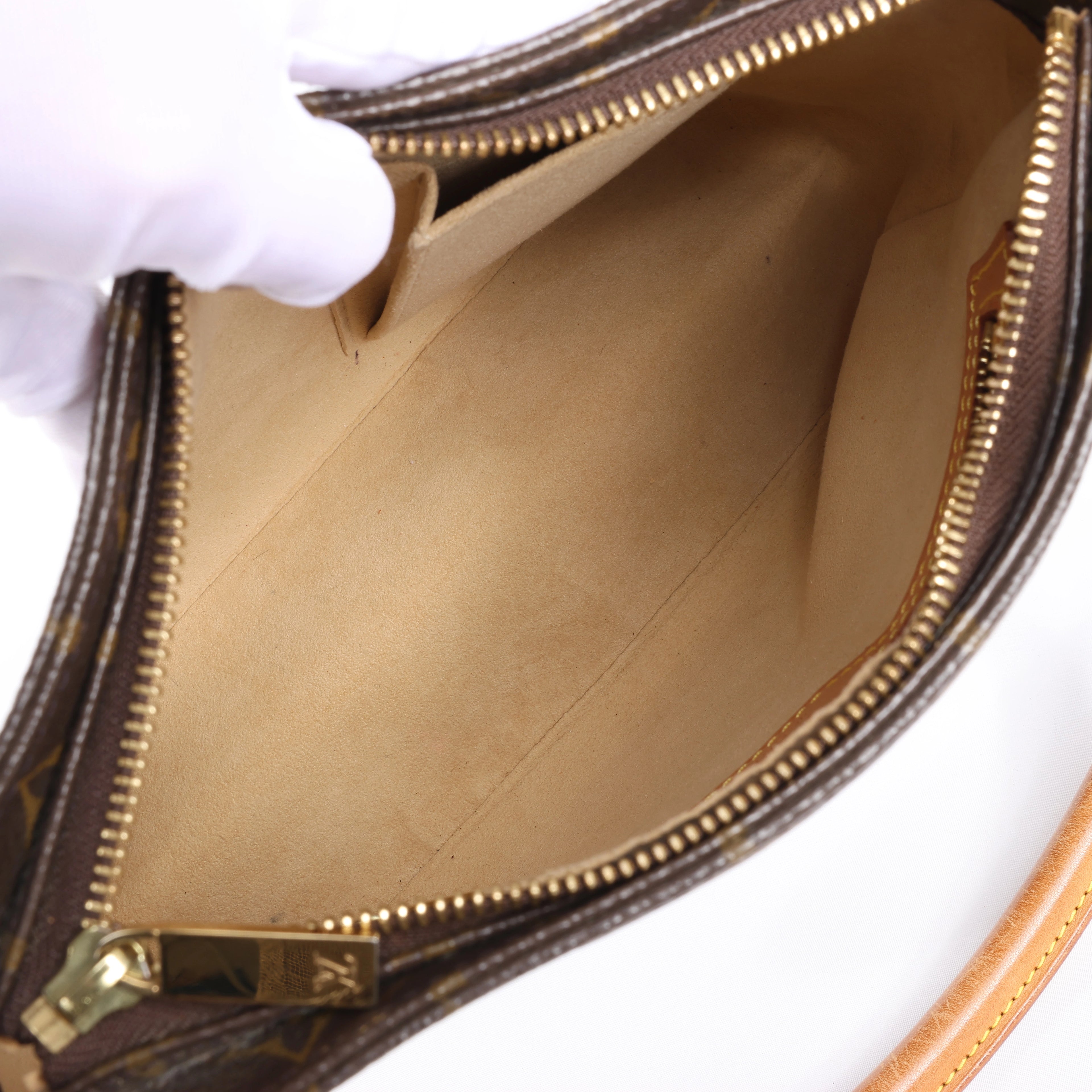 Louis Vuitton Looping MM Monogram Canvas Shoulder Bag in Brown M51146