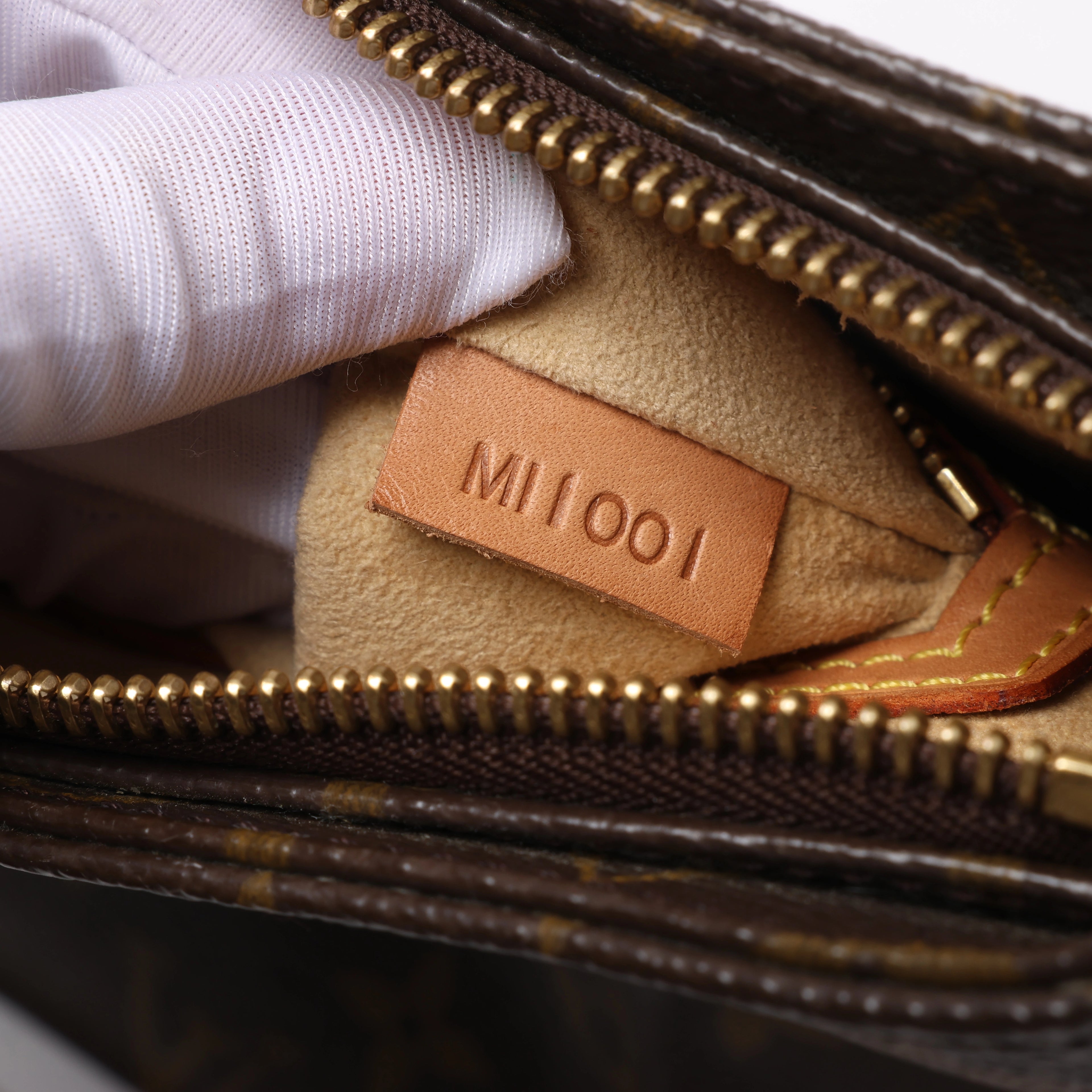 Louis Vuitton Looping MM Monogram Canvas Shoulder Bag in Brown M51146