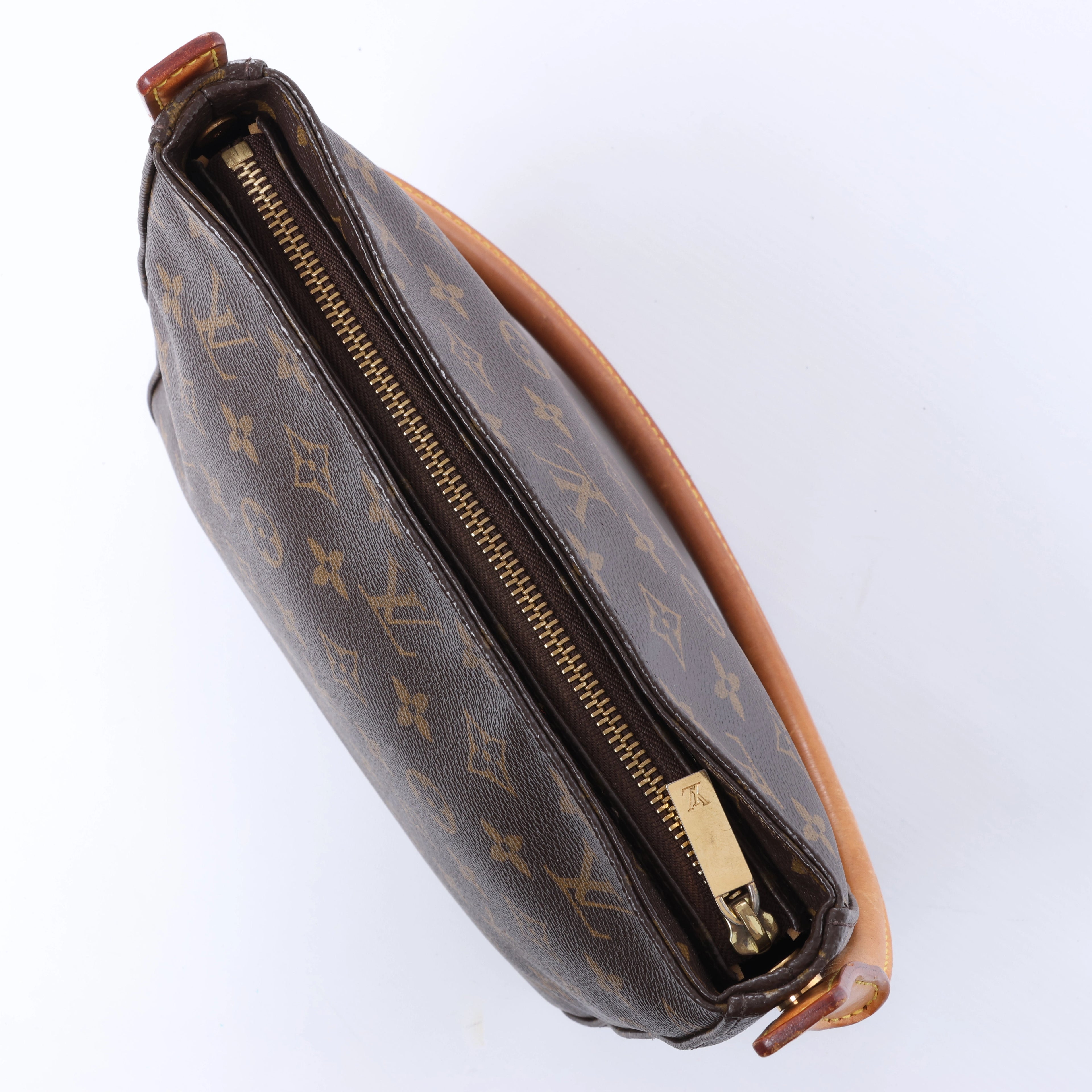 Bolso de hombro Louis Vuitton Looping MM Monogram de lona en marrón M51146