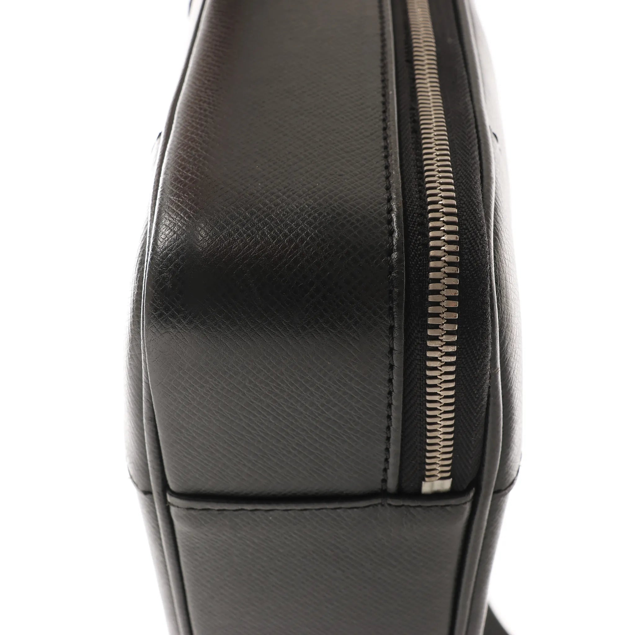 Louis Vuitton Odessa Taiga 2Way Handbag in Ardoise Black M32522