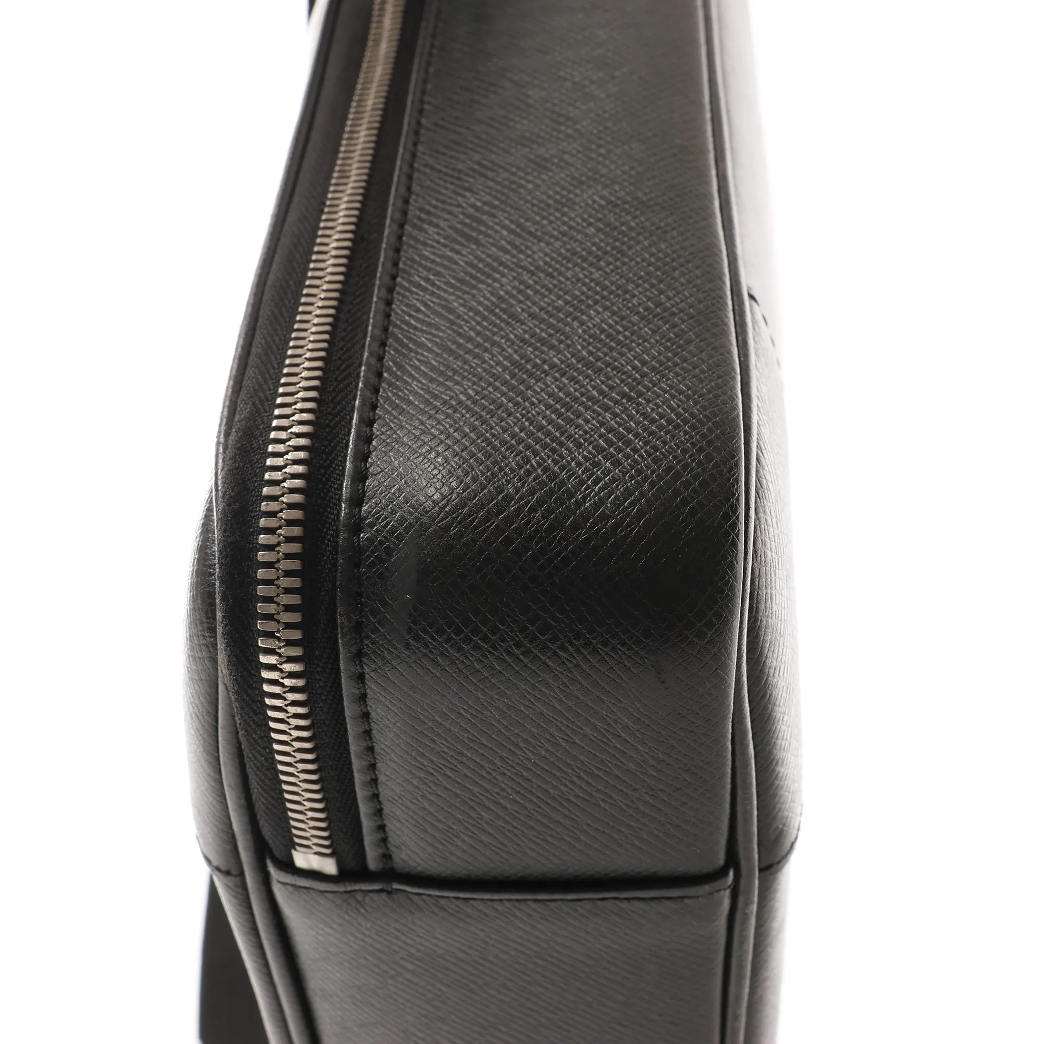 Louis Vuitton Odessa Taiga 2Way Handbag in Ardoise Black M32522