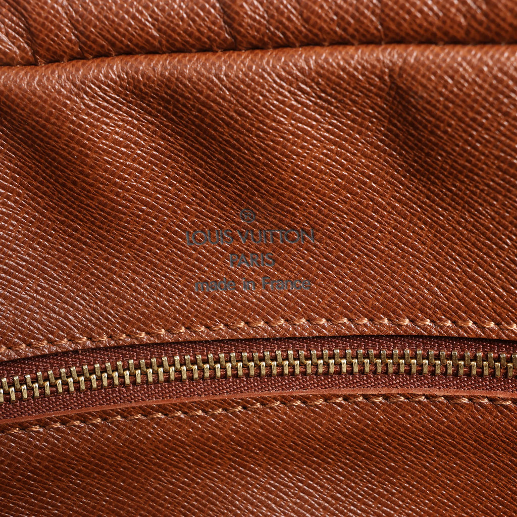 Louis Vuitton Porte Documents Voyage Monogram Canvas Handbag in Brown M53361