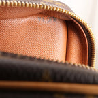 Louis Vuitton Porte Documents Voyage Monogram Canvas Handbag in Brown M53361