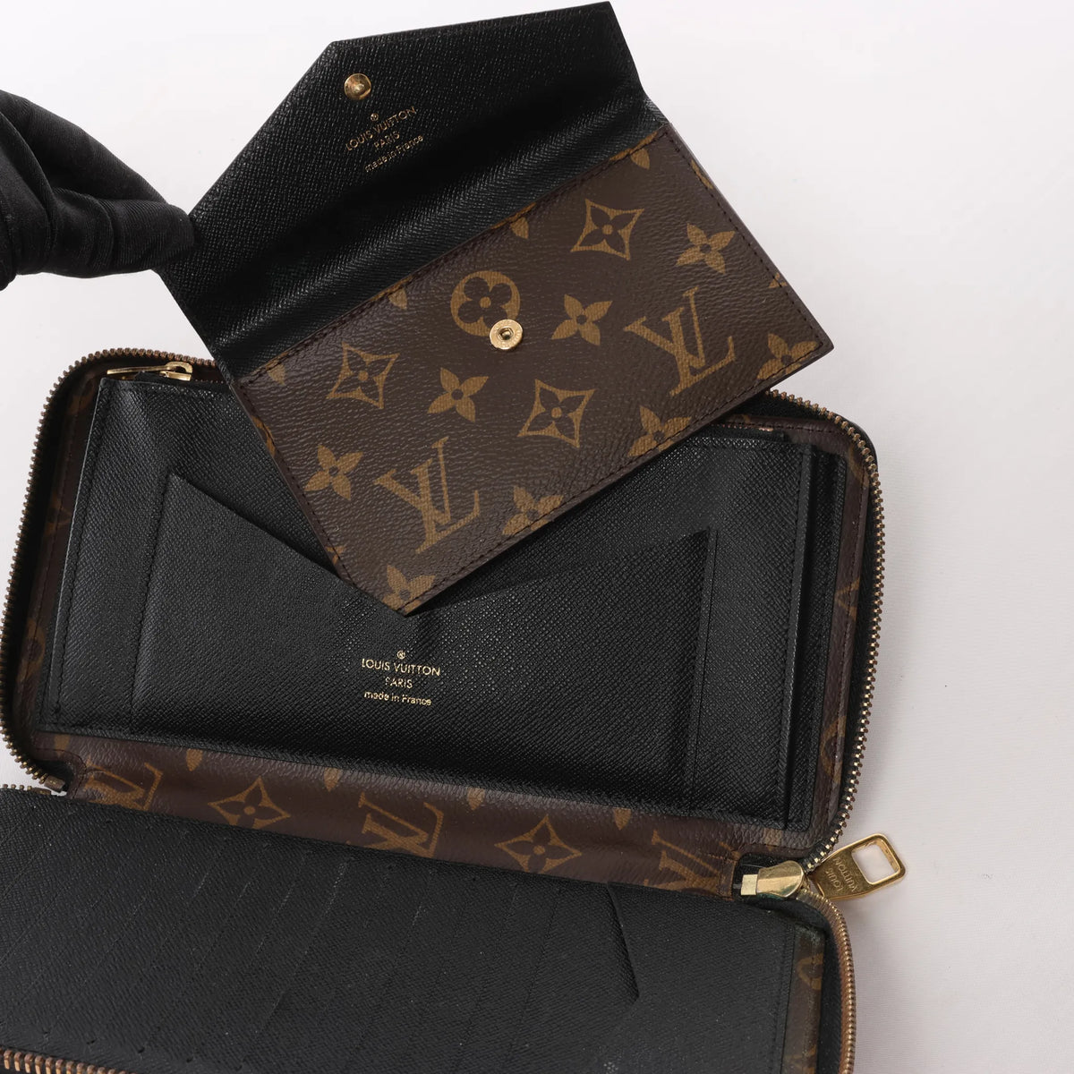 Louis Vuitton Macassar Daily Organizer Monogram Wallet Brown x Black M60679